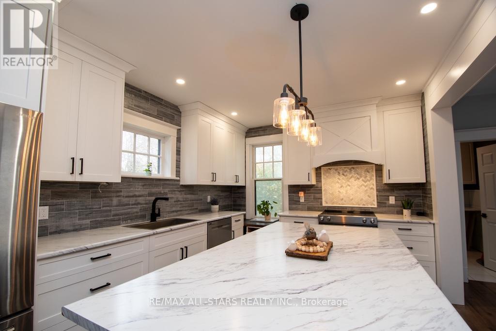 2 St. Patrick Street, Kawartha Lakes, Ontario  K9V 1R1 - Photo 10 - X12548210