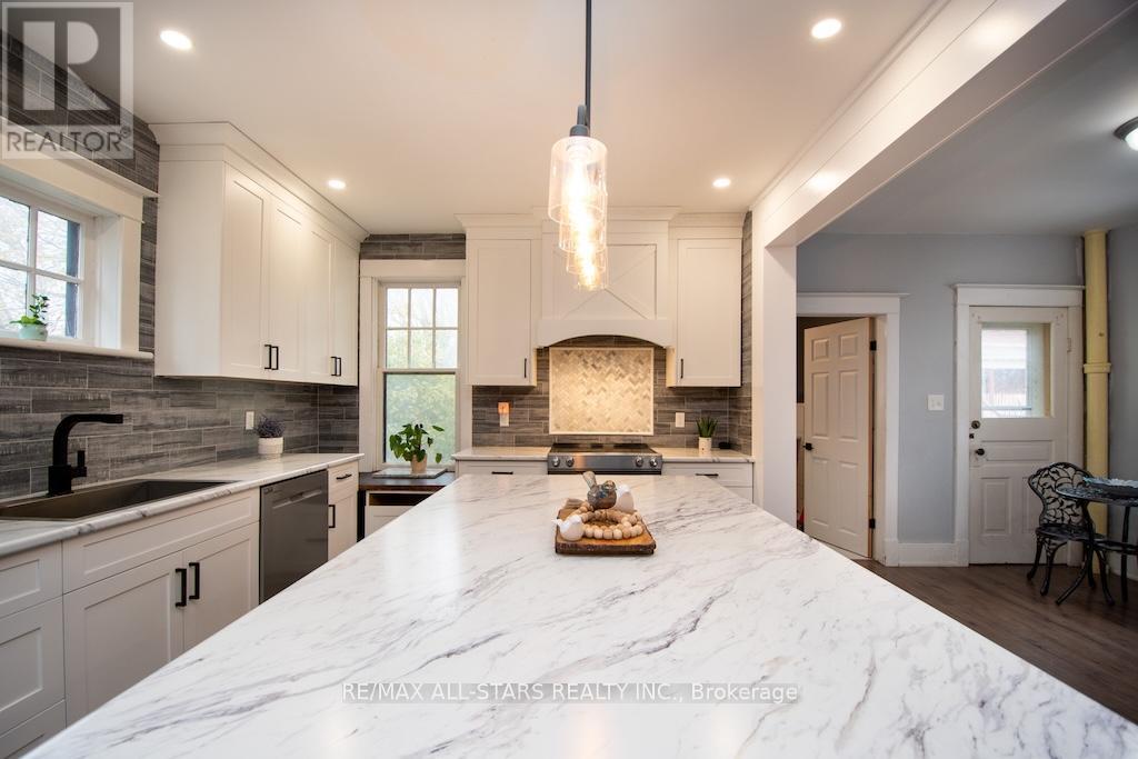 2 St. Patrick Street, Kawartha Lakes, Ontario  K9V 1R1 - Photo 11 - X12548210