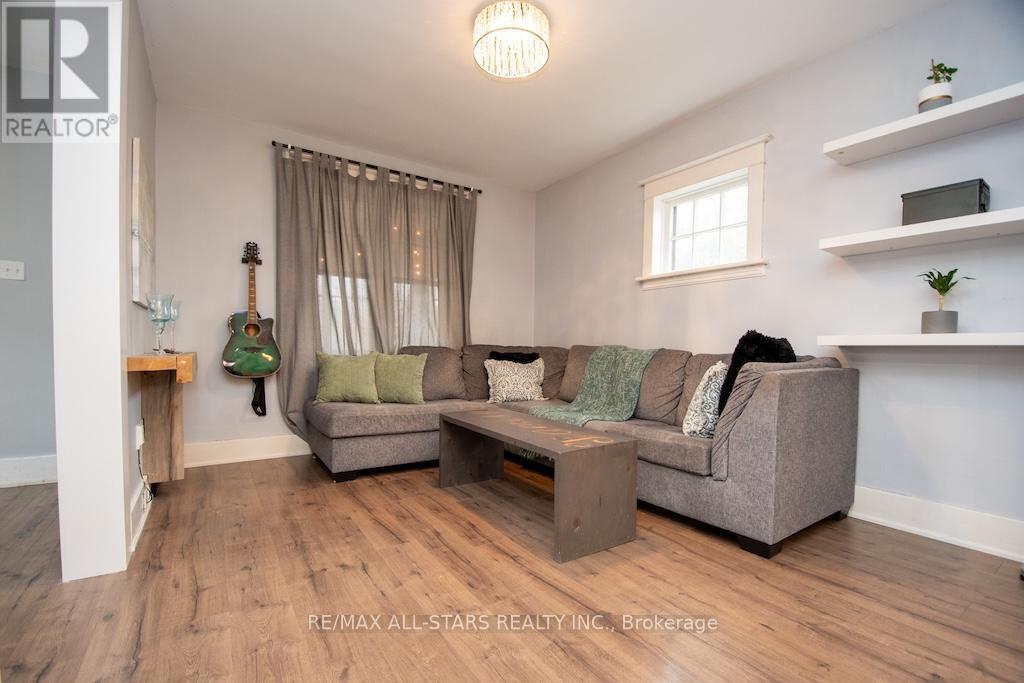 2 St. Patrick Street, Kawartha Lakes, Ontario  K9V 1R1 - Photo 5 - X12548210