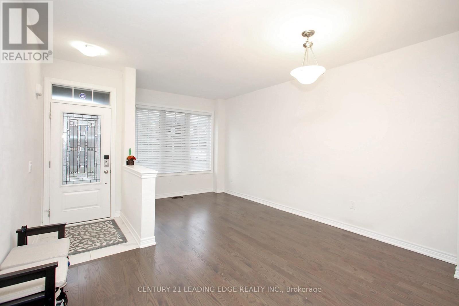 7 Frederick Pearson Street, East Gwillimbury, Ontario L9N 0R9 - Photo 11 - N12546316