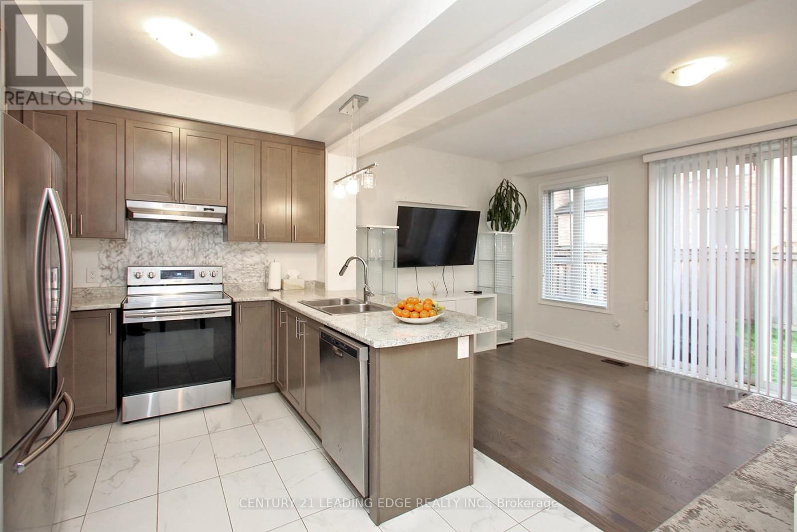 7 Frederick Pearson Street, East Gwillimbury, Ontario L9N 0R9 - Photo 15 - N12546316