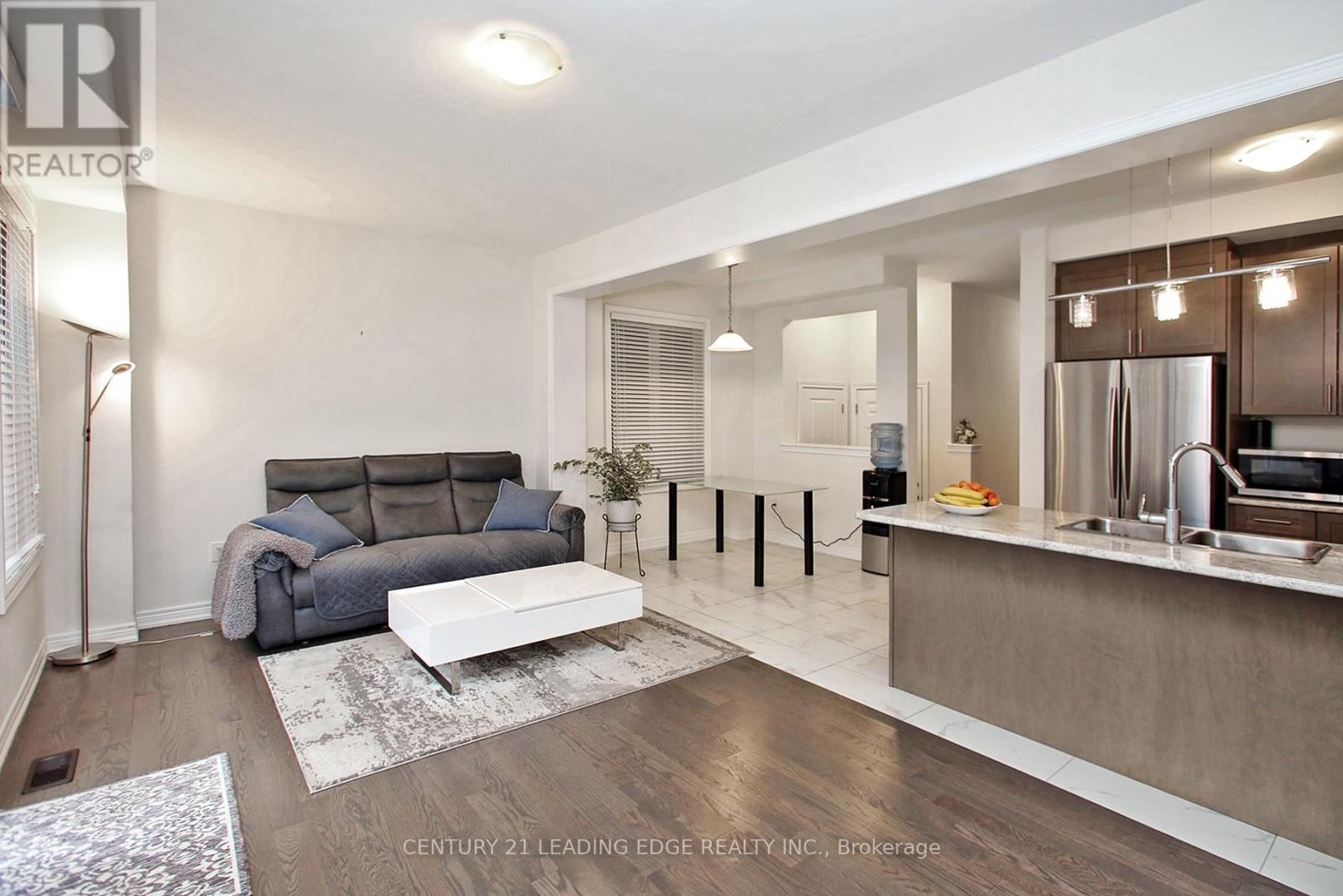 7 Frederick Pearson Street, East Gwillimbury, Ontario L9N 0R9 - Photo 19 - N12546316