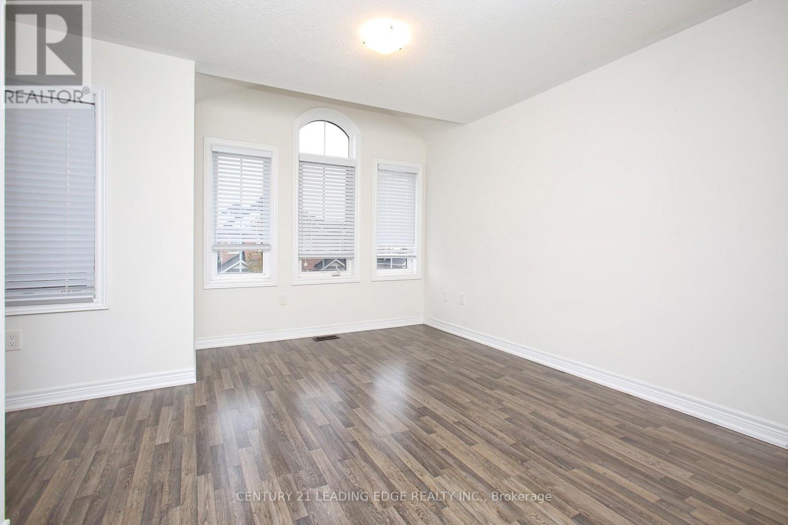 7 Frederick Pearson Street, East Gwillimbury, Ontario L9N 0R9 - Photo 21 - N12546316