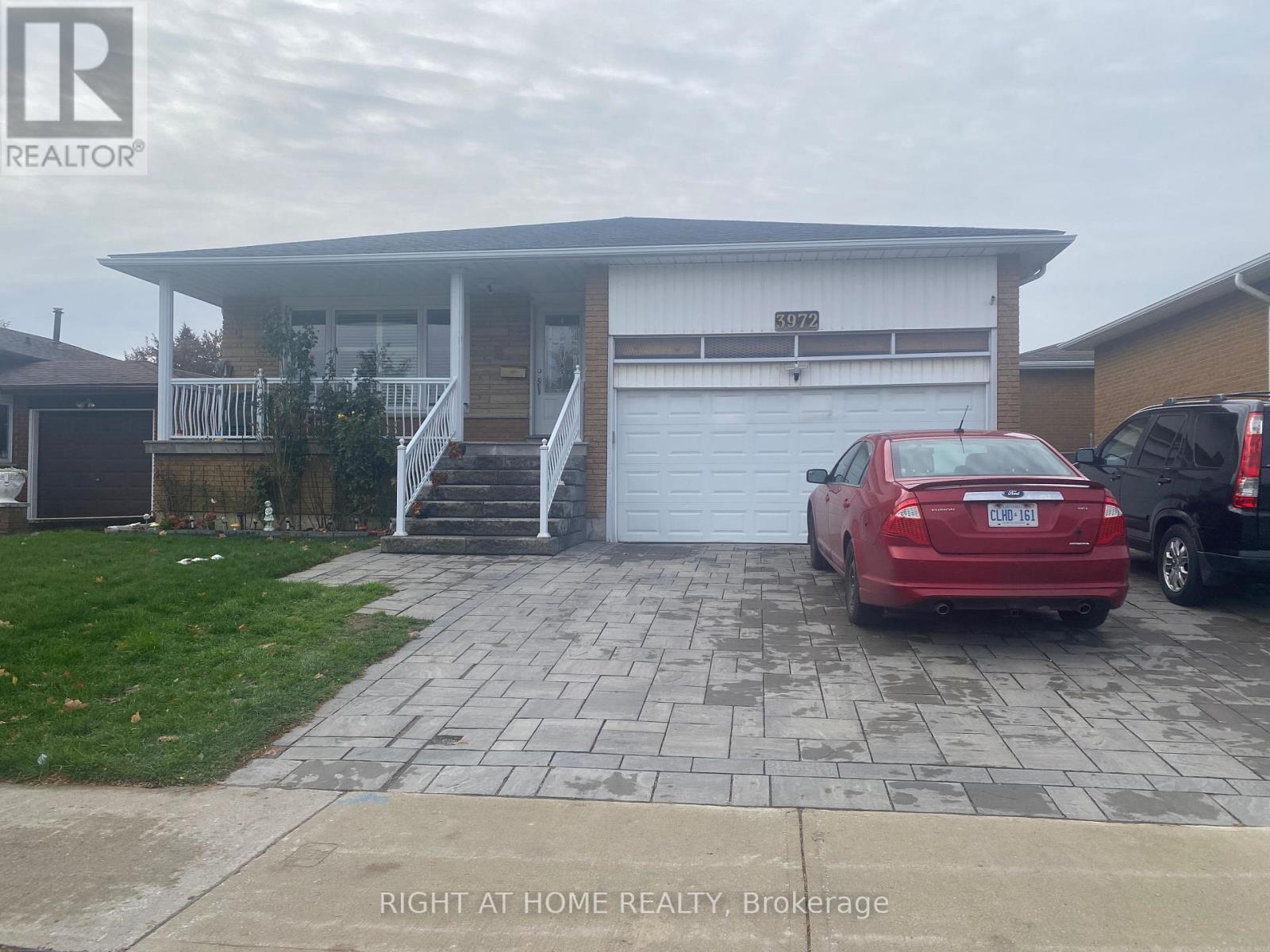 3972 BRANDON GATE, Mississauga, Ontario