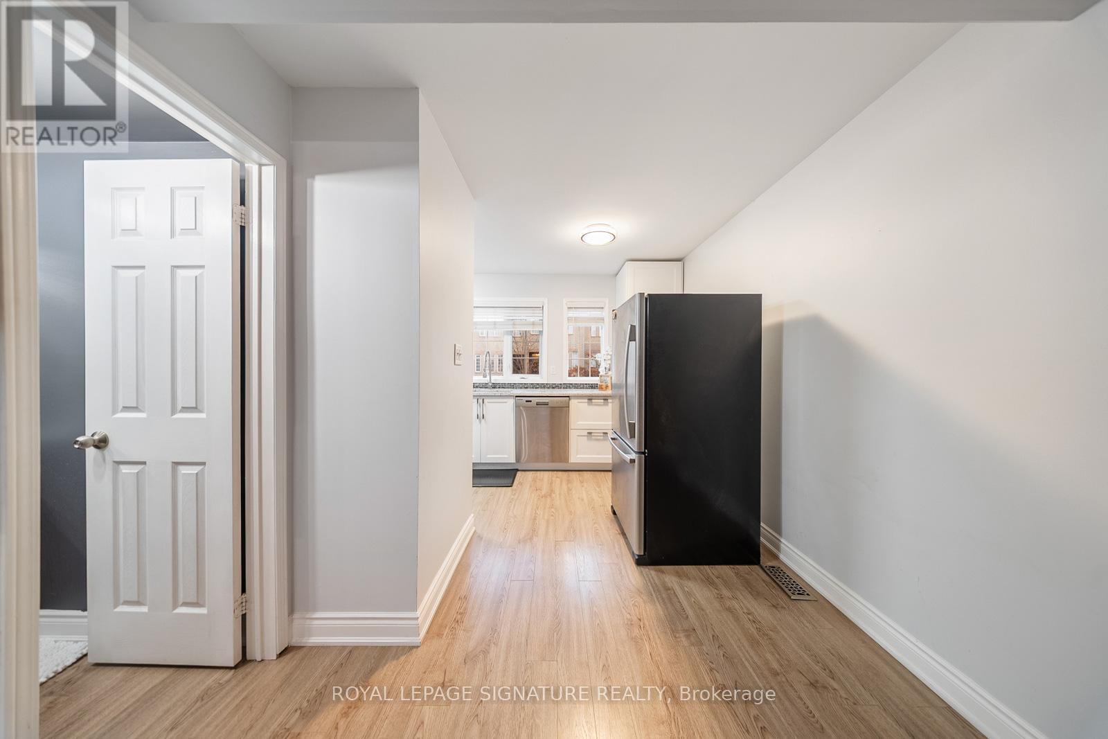 19 Spadina Road, Brampton, Ontario  L6X 4X6 - Photo 10 - W12548108