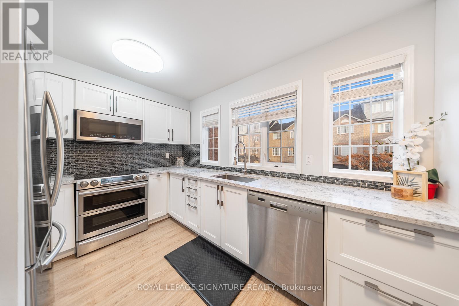 19 Spadina Road, Brampton, Ontario  L6X 4X6 - Photo 11 - W12548108