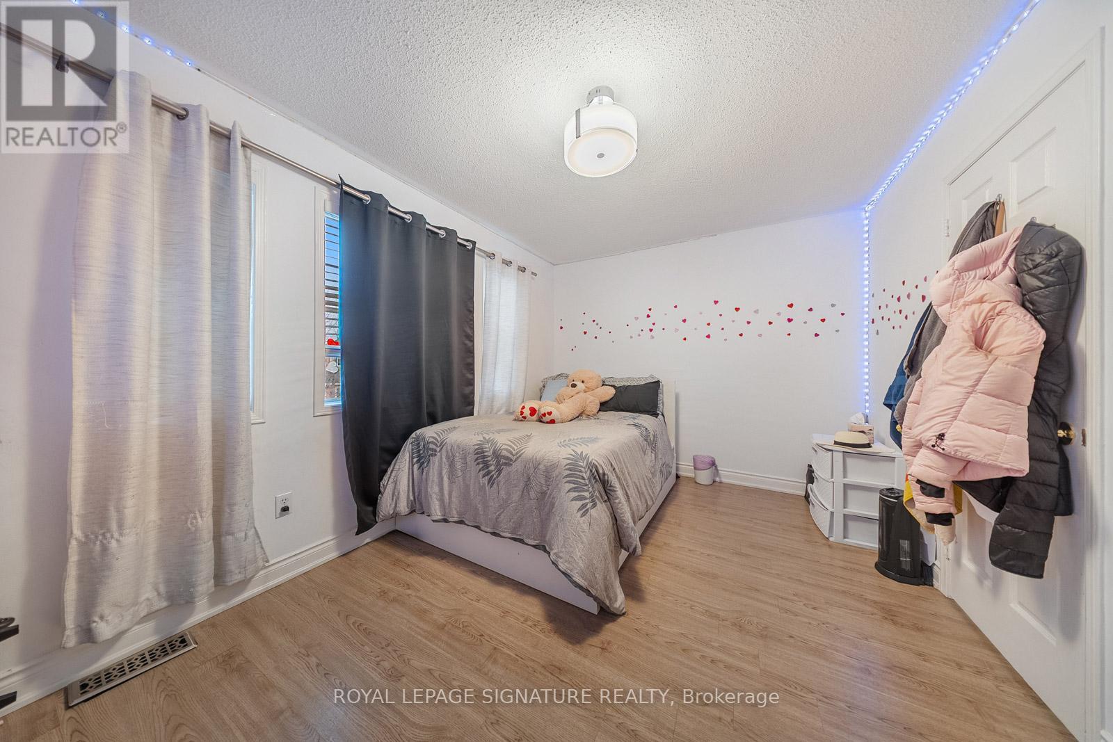 19 Spadina Road, Brampton, Ontario  L6X 4X6 - Photo 19 - W12548108