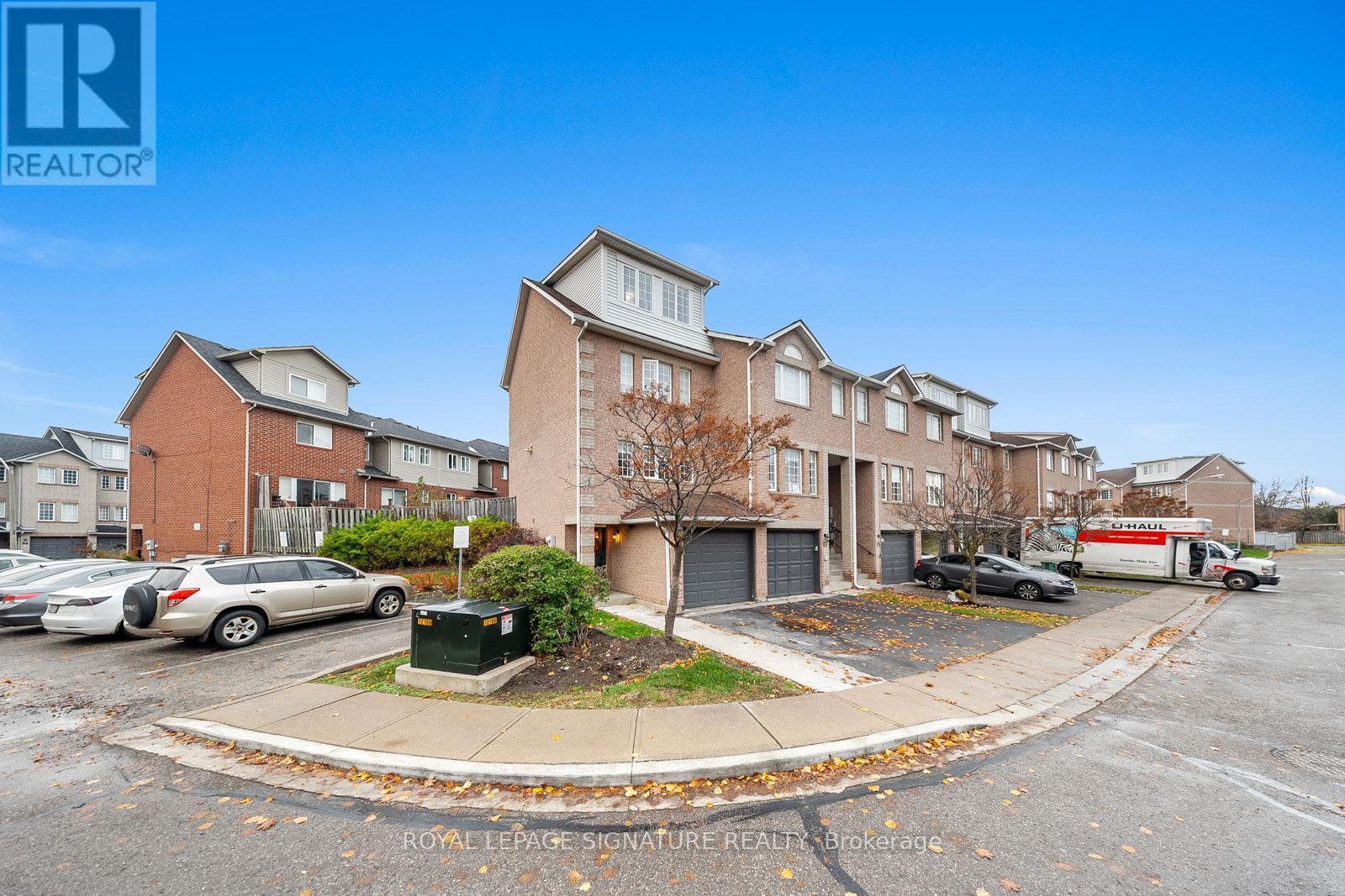 19 Spadina Road, Brampton, Ontario  L6X 4X6 - Photo 2 - W12548108