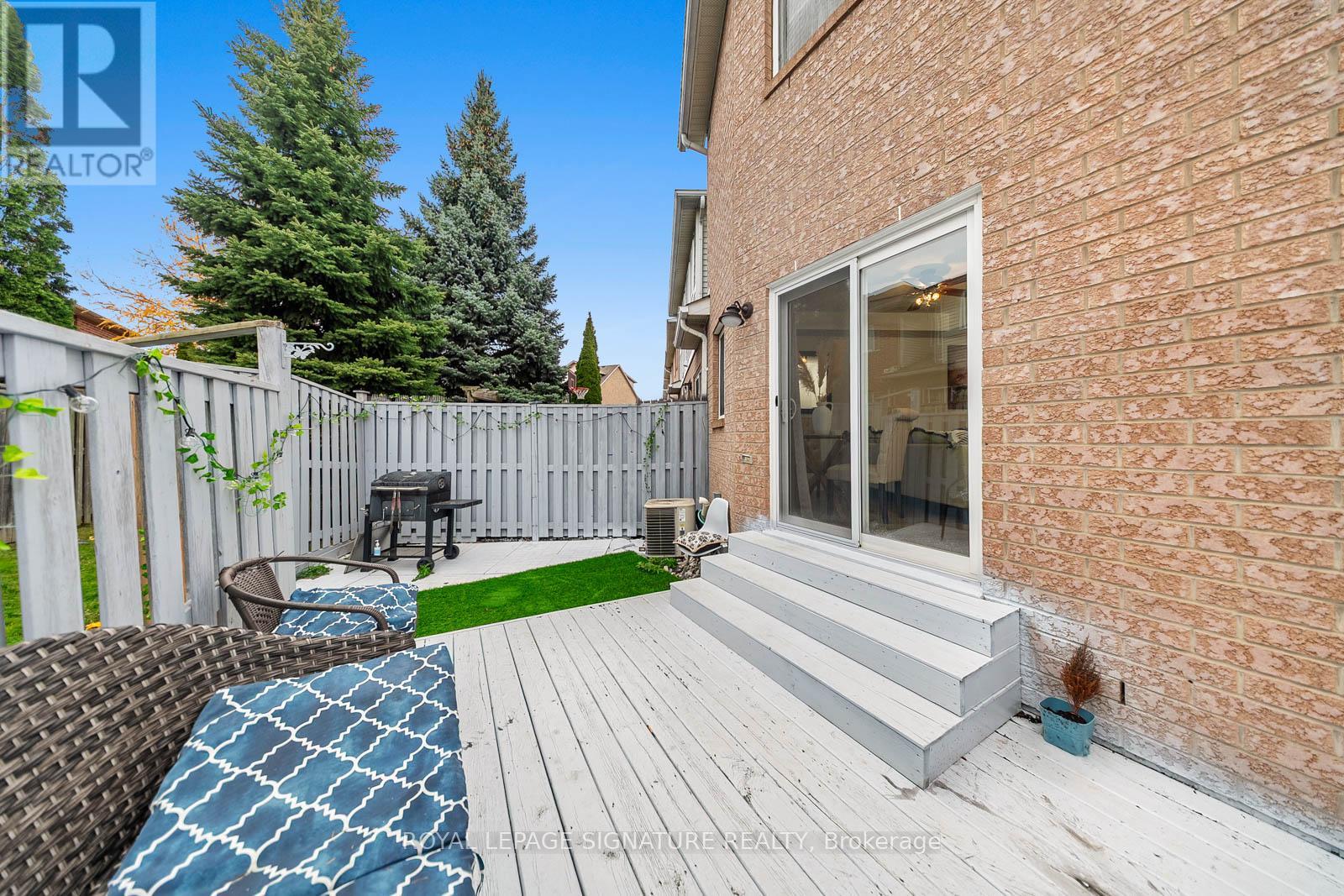 19 Spadina Road, Brampton, Ontario  L6X 4X6 - Photo 30 - W12548108