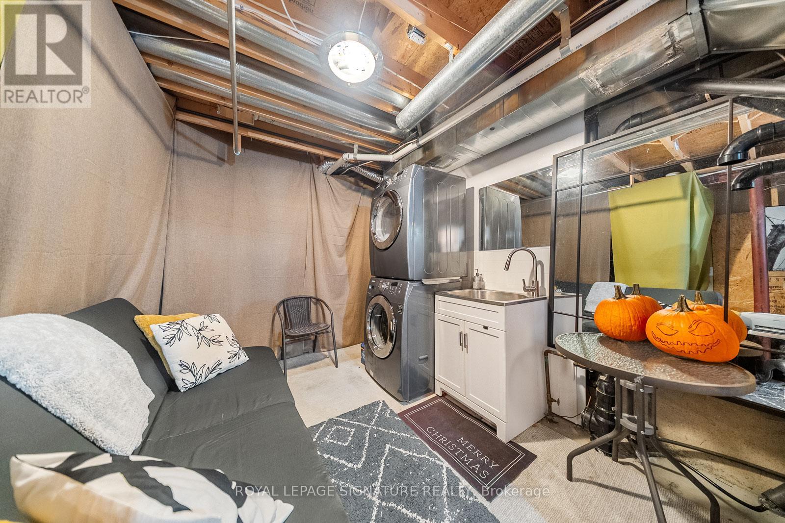 19 Spadina Road, Brampton, Ontario  L6X 4X6 - Photo 31 - W12548108