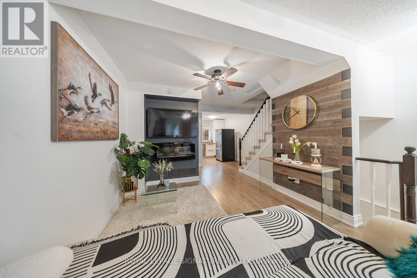 19 Spadina Road, Brampton, Ontario  L6X 4X6 - Photo 8 - W12548108