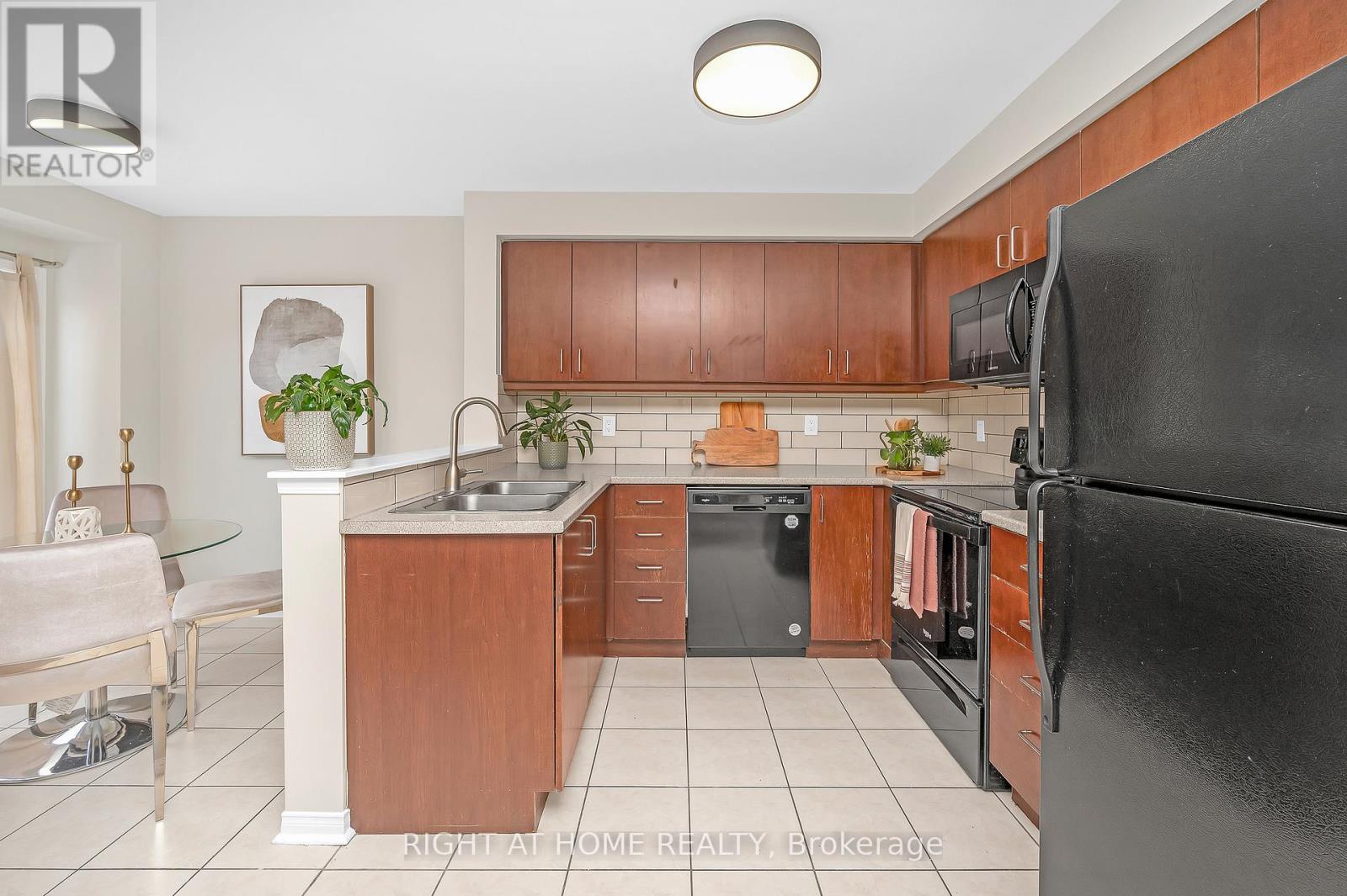 107 Bernard Avenue, Brampton, Ontario  L6Y 5S9 - Photo 11 - W12548114