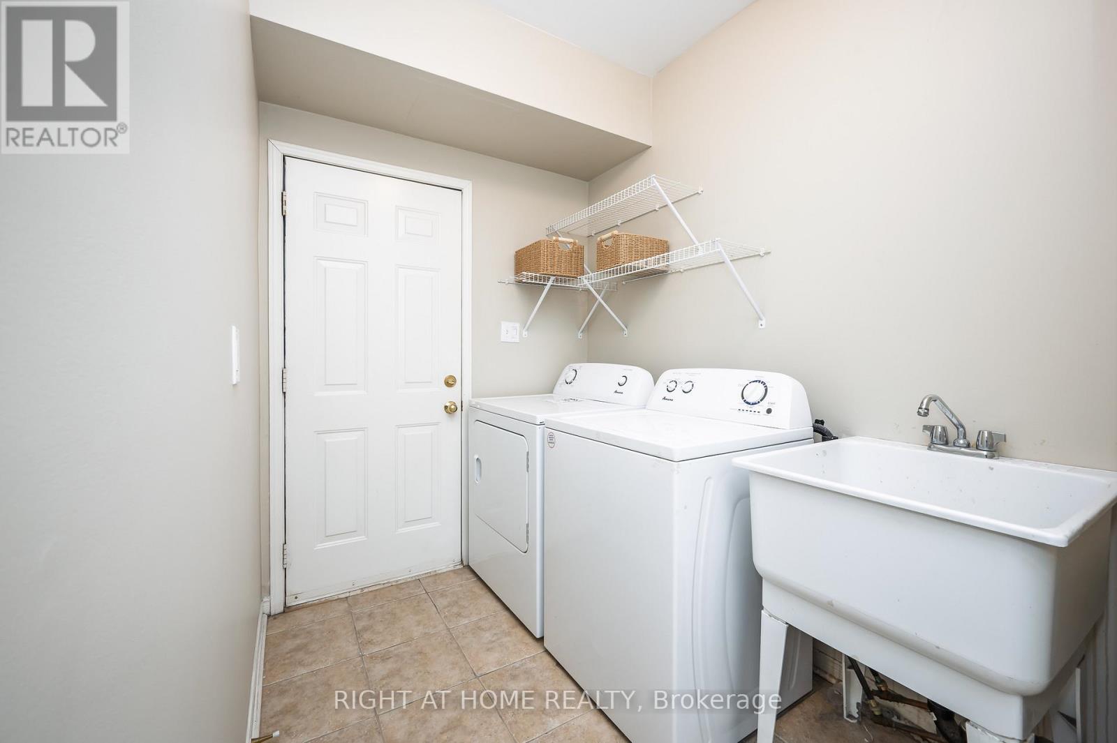 107 Bernard Avenue, Brampton, Ontario  L6Y 5S9 - Photo 26 - W12548114