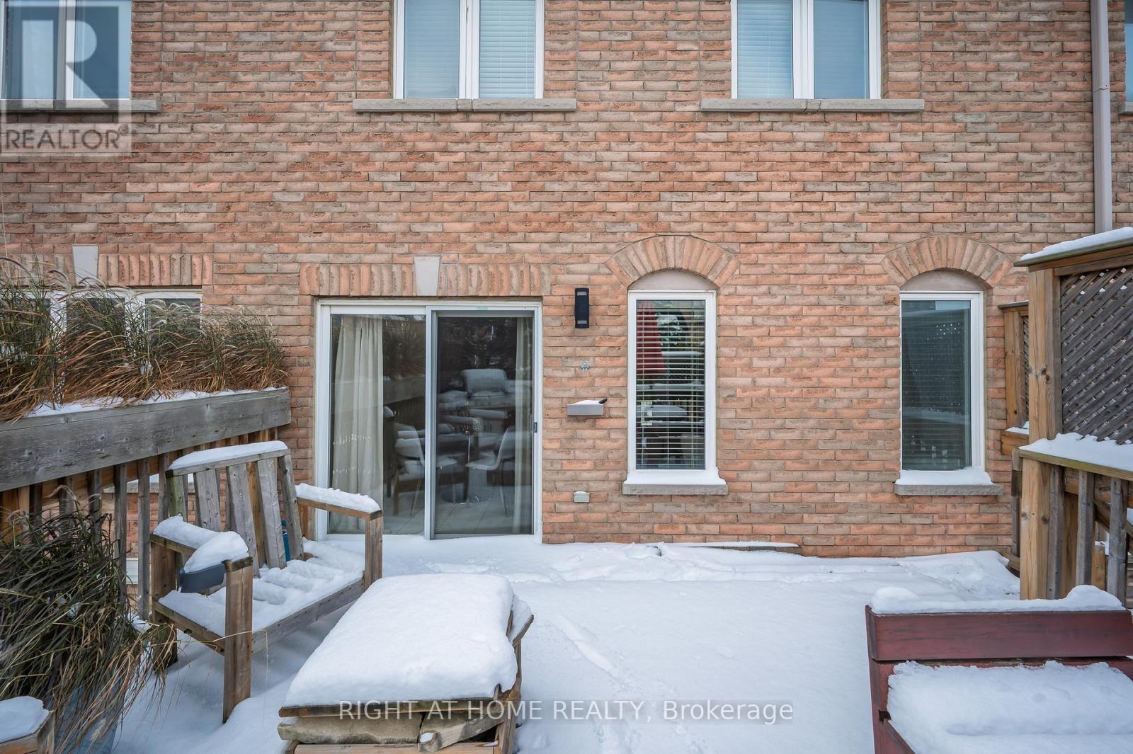 107 Bernard Avenue, Brampton, Ontario  L6Y 5S9 - Photo 34 - W12548114