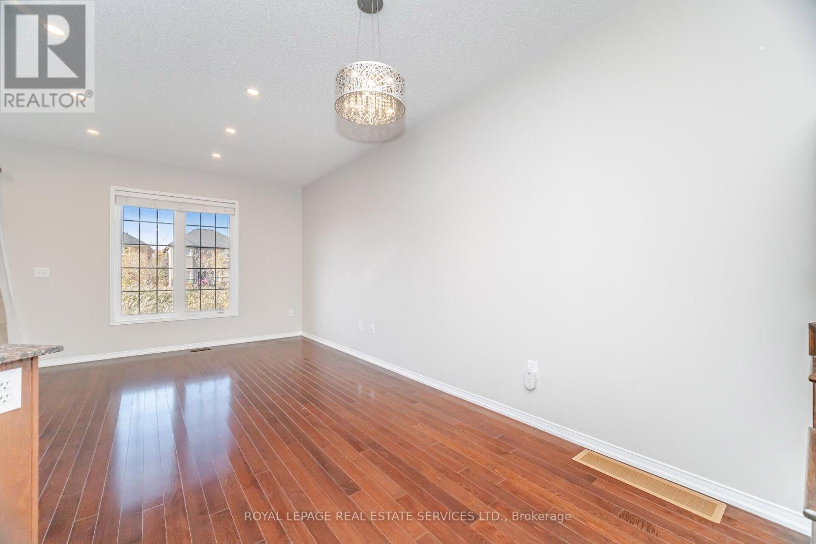 4 - 745 Farmstead Drive, Milton, Ontario  L9T 8B1 - Photo 13 - W12548126