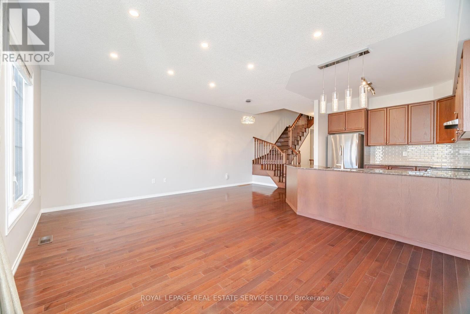 4 - 745 Farmstead Drive, Milton, Ontario  L9T 8B1 - Photo 14 - W12548126