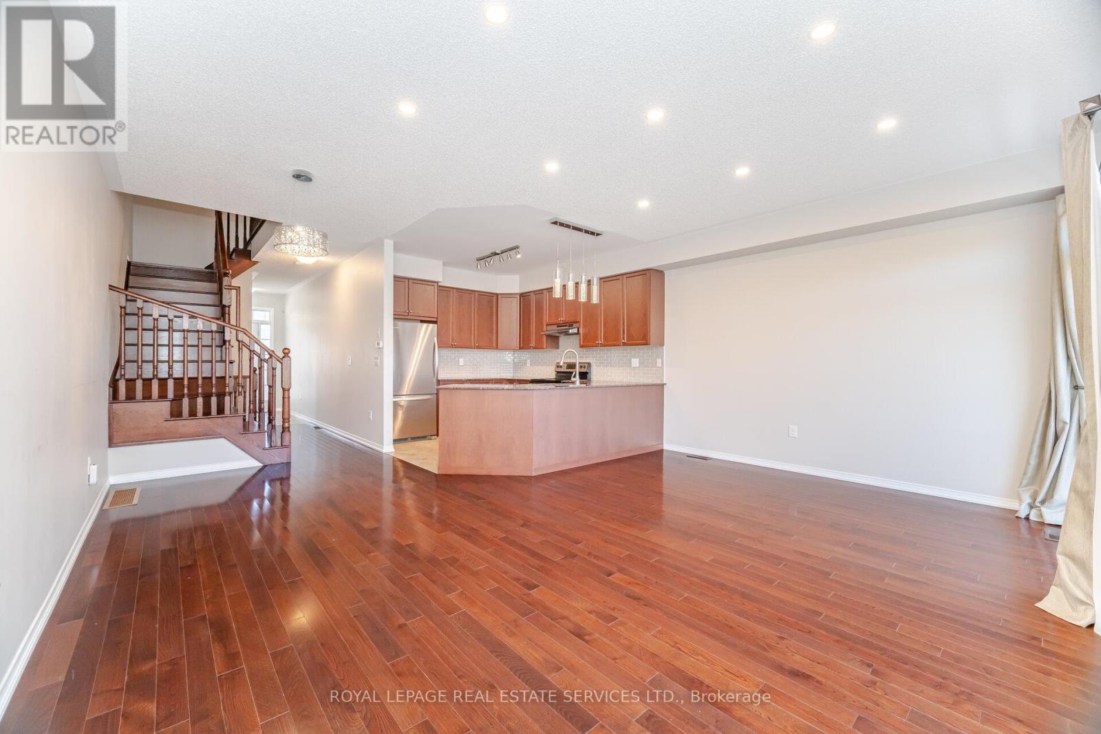 4 - 745 Farmstead Drive, Milton, Ontario  L9T 8B1 - Photo 23 - W12548126