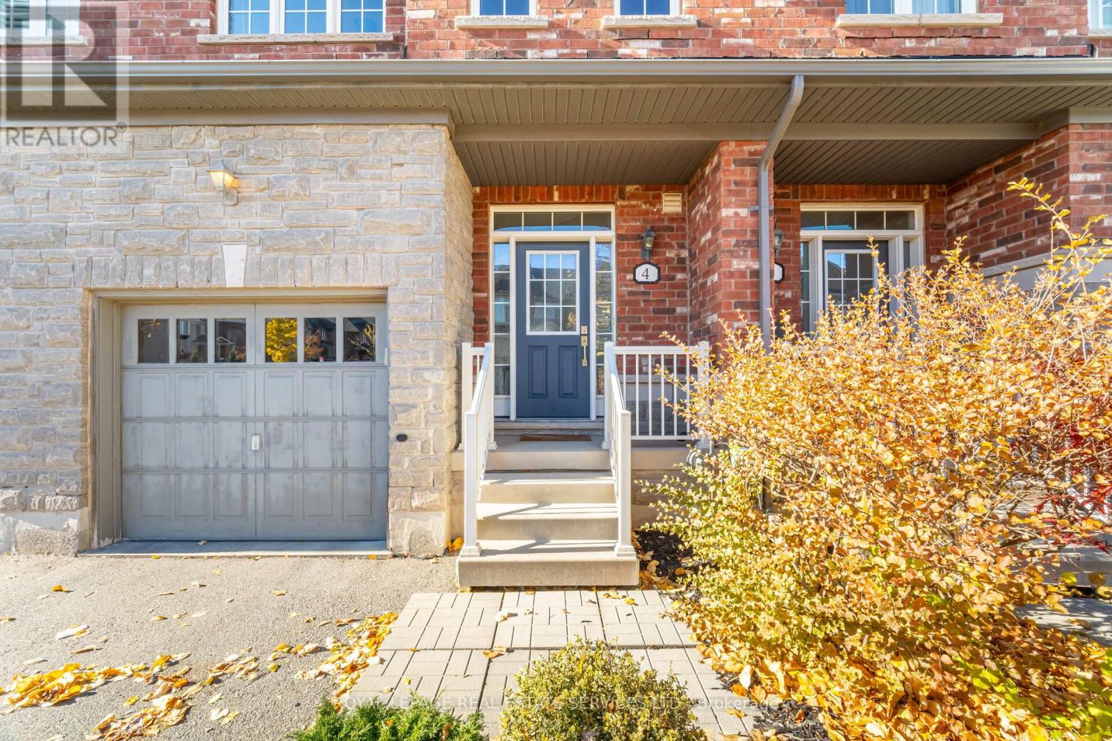 4 - 745 Farmstead Drive, Milton, Ontario  L9T 8B1 - Photo 3 - W12548126