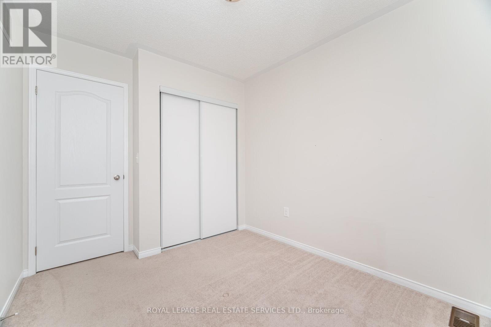 4 - 745 Farmstead Drive, Milton, Ontario  L9T 8B1 - Photo 36 - W12548126