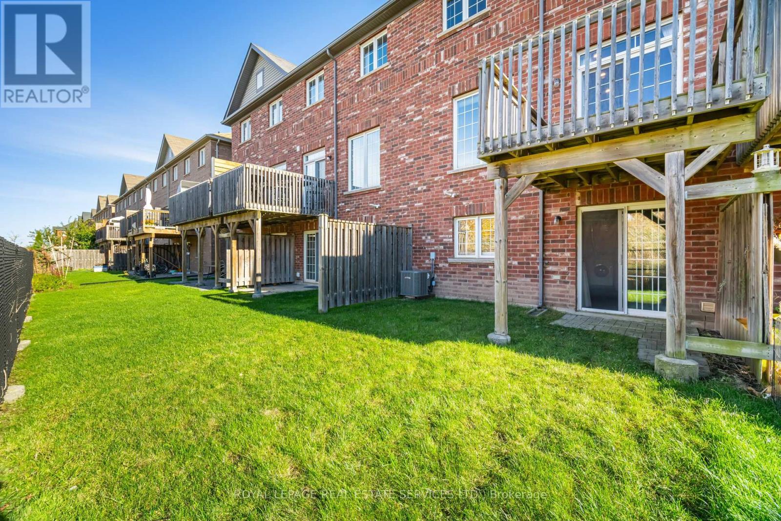 4 - 745 Farmstead Drive, Milton, Ontario  L9T 8B1 - Photo 47 - W12548126