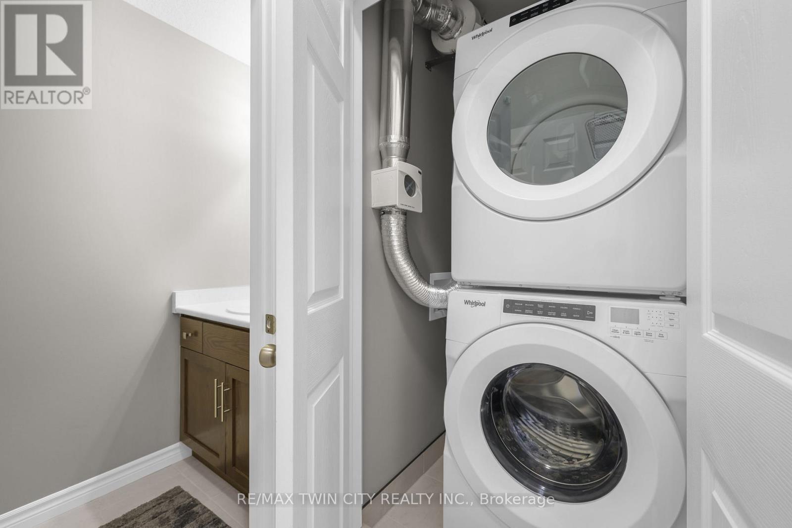 11 - 11 Lomond Lane, Kitchener, Ontario  N2R 0T6 - Photo 13 - X12548124