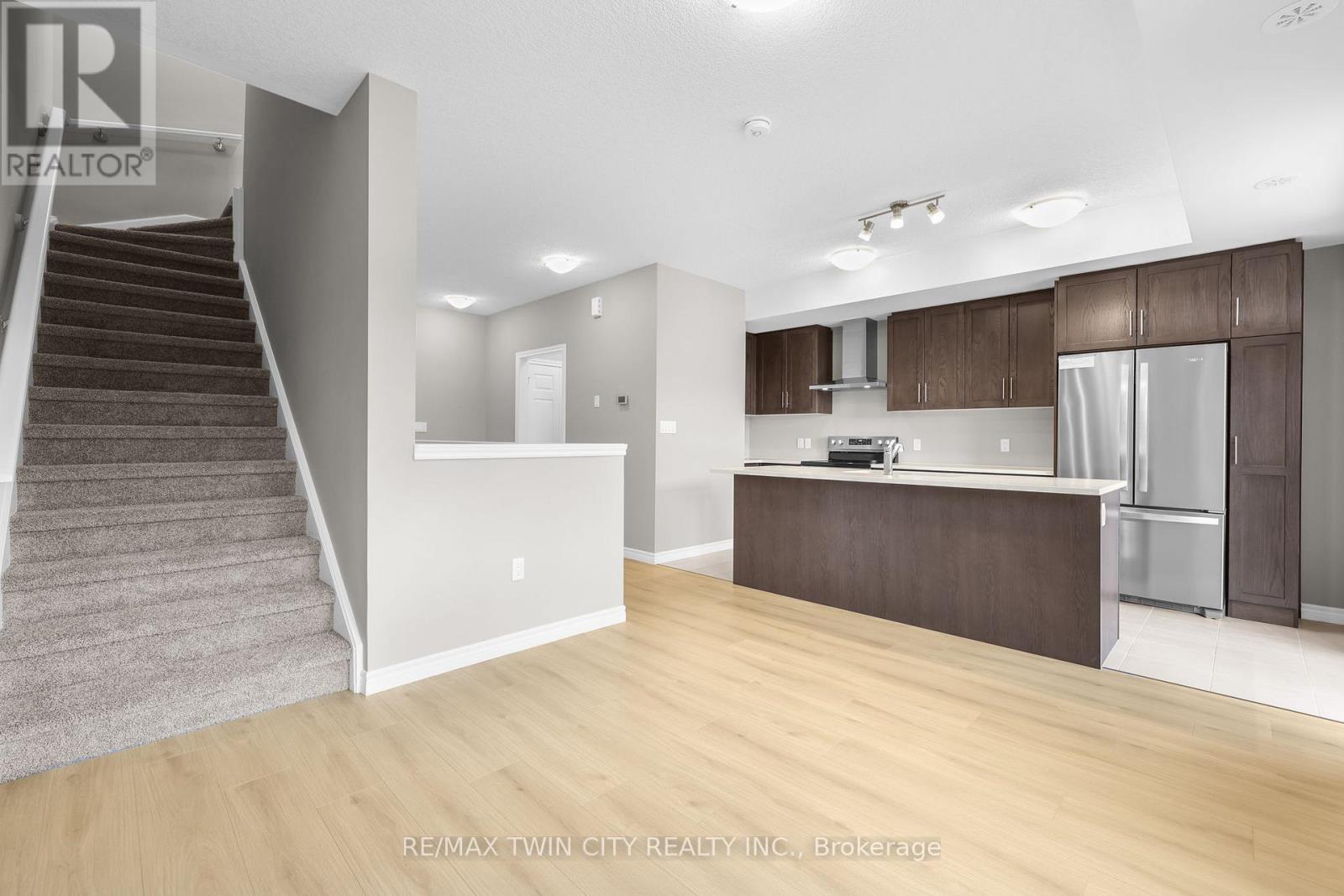 11 - 11 Lomond Lane, Kitchener, Ontario  N2R 0T6 - Photo 7 - X12548124