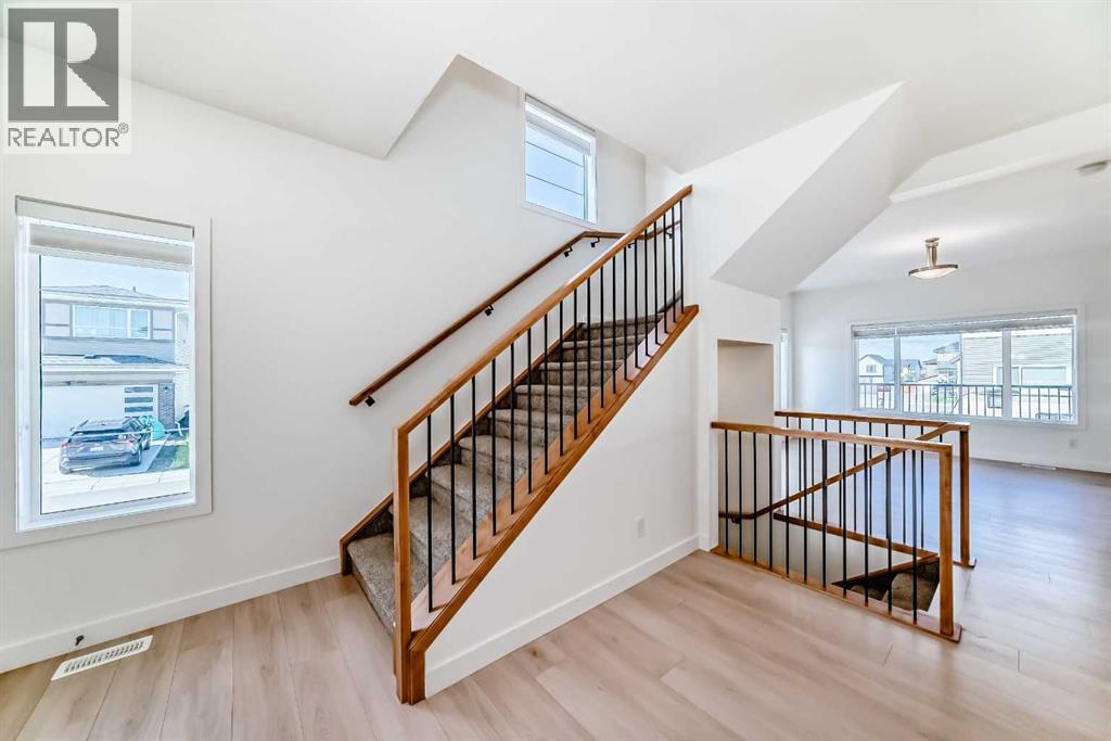 99 Lawrence Green Se, Airdrie, Alberta  T4A 3M8 - Photo 4 - A2240430