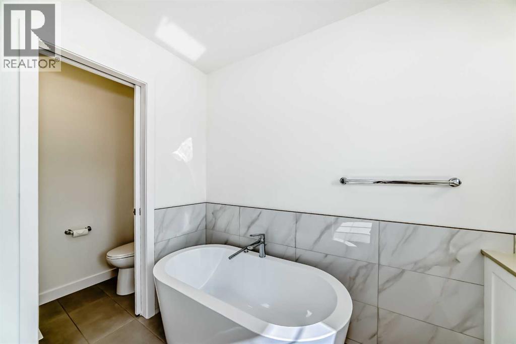 99 Lawrence Green Se, Airdrie, Alberta  T4A 3M8 - Photo 24 - A2240430