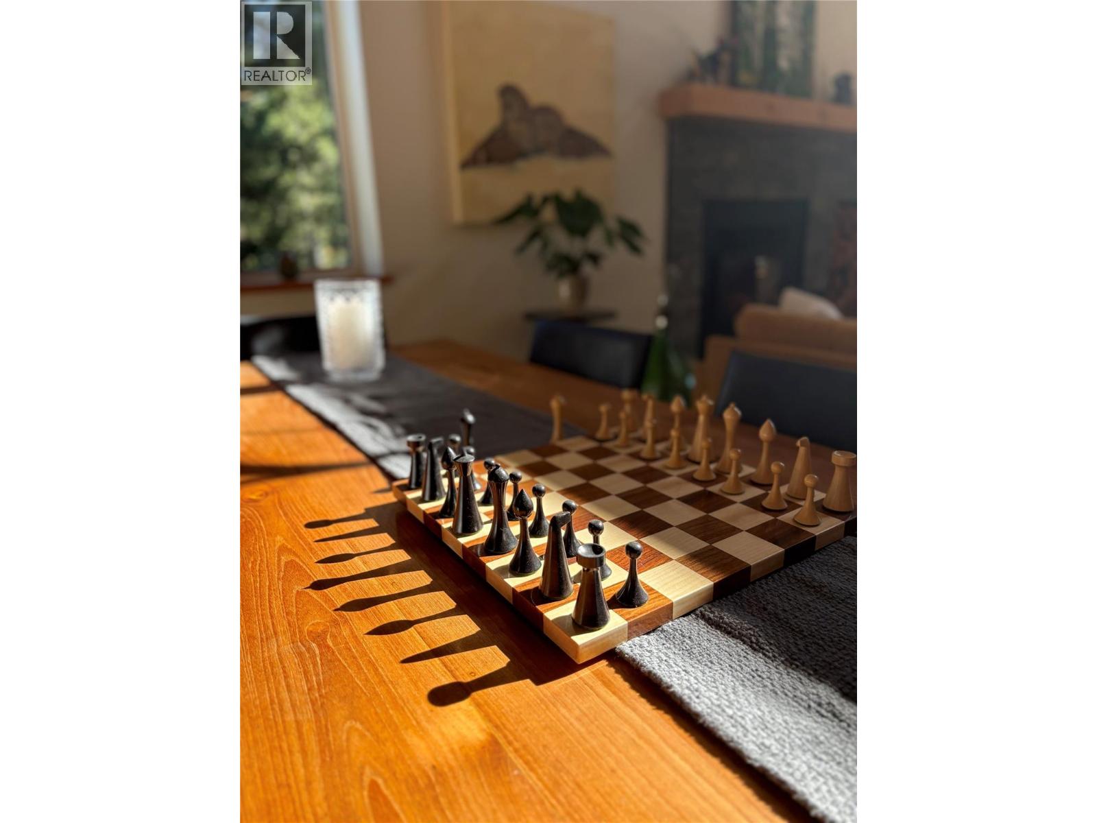 4881 Pedley Heights Court, Windermere, British Columbia  V0B 2L1 - Photo 9 - 10365006