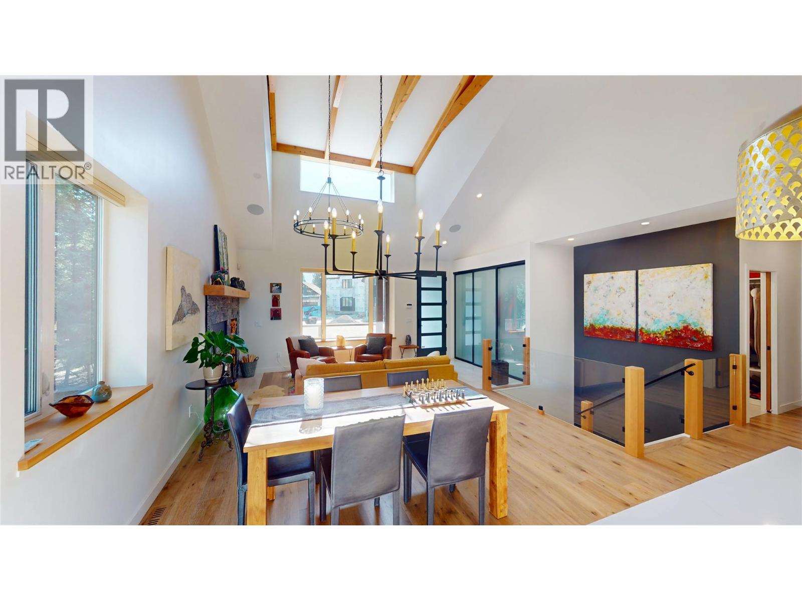 4881 Pedley Heights Court, Windermere, British Columbia  V0B 2L1 - Photo 11 - 10365006