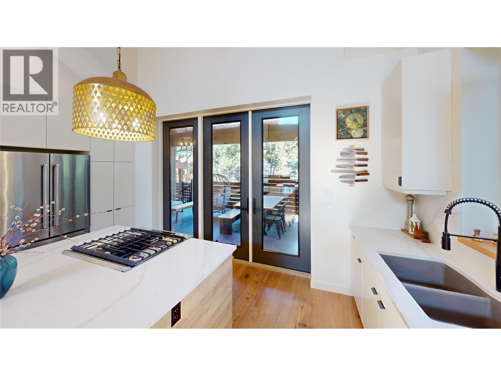 4881 Pedley Heights Court, Windermere, British Columbia  V0B 2L1 - Photo 12 - 10365006