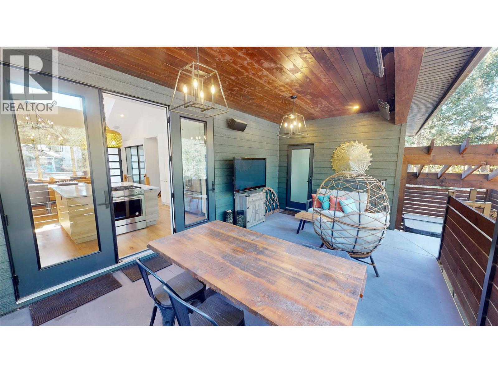 4881 Pedley Heights Court, Windermere, British Columbia  V0B 2L1 - Photo 18 - 10365006