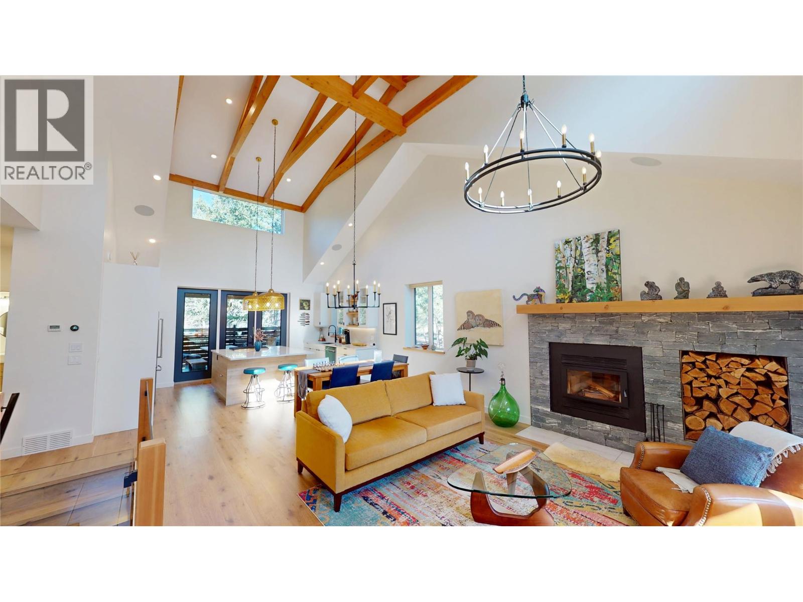 4881 Pedley Heights Court, Windermere, British Columbia  V0B 2L1 - Photo 3 - 10365006