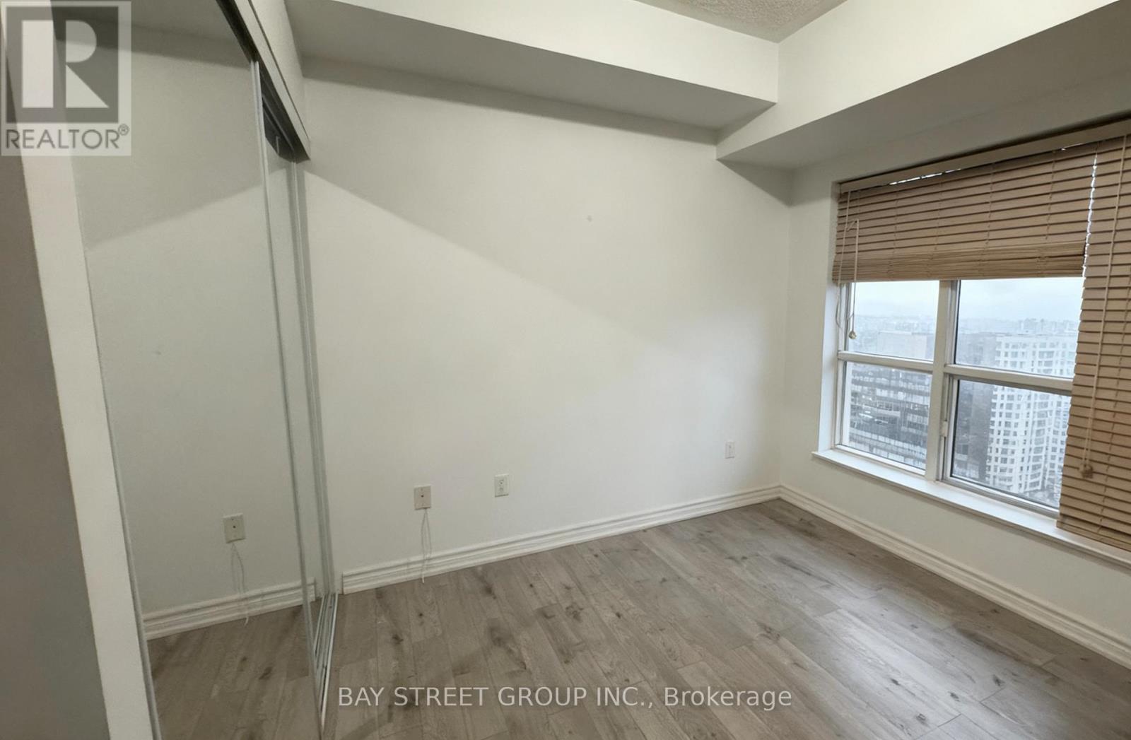 1805 - 909 Bay Street, Toronto, Ontario M5S 3G2 - Photo 5 - C12543898