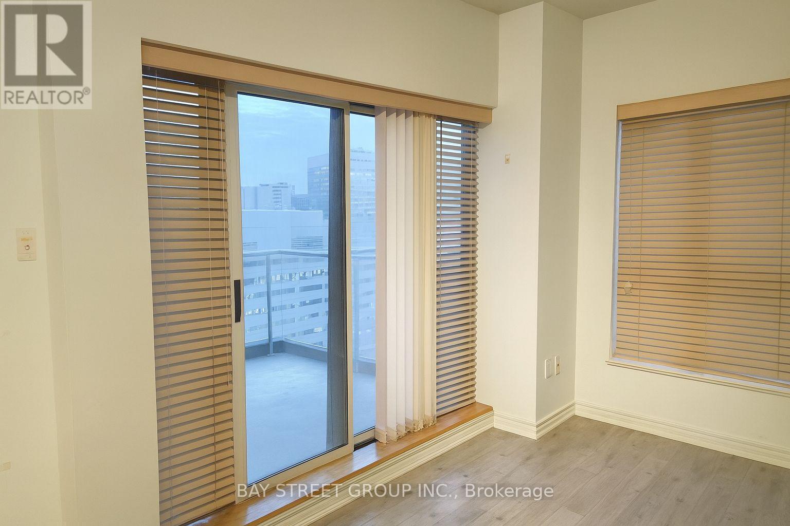 1805 - 909 Bay Street, Toronto, Ontario M5S 3G2 - Photo 4 - C12543898