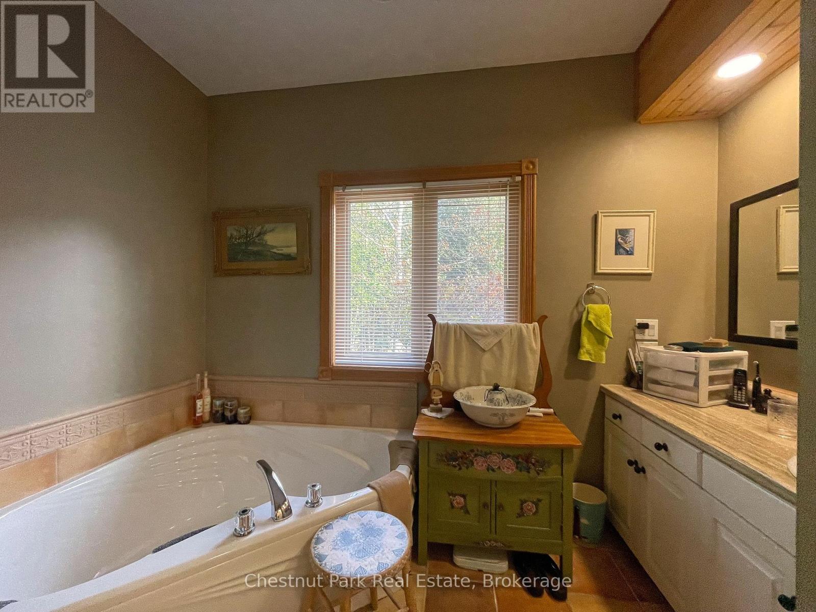 36 Cedar Drive, South Bruce Peninsula, Ontario N0H 1X0 - Photo 13 - X12548150