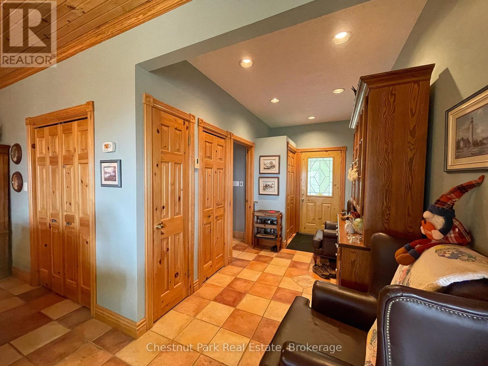 36 Cedar Drive, South Bruce Peninsula, Ontario N0H 1X0 - Photo 4 - X12548150