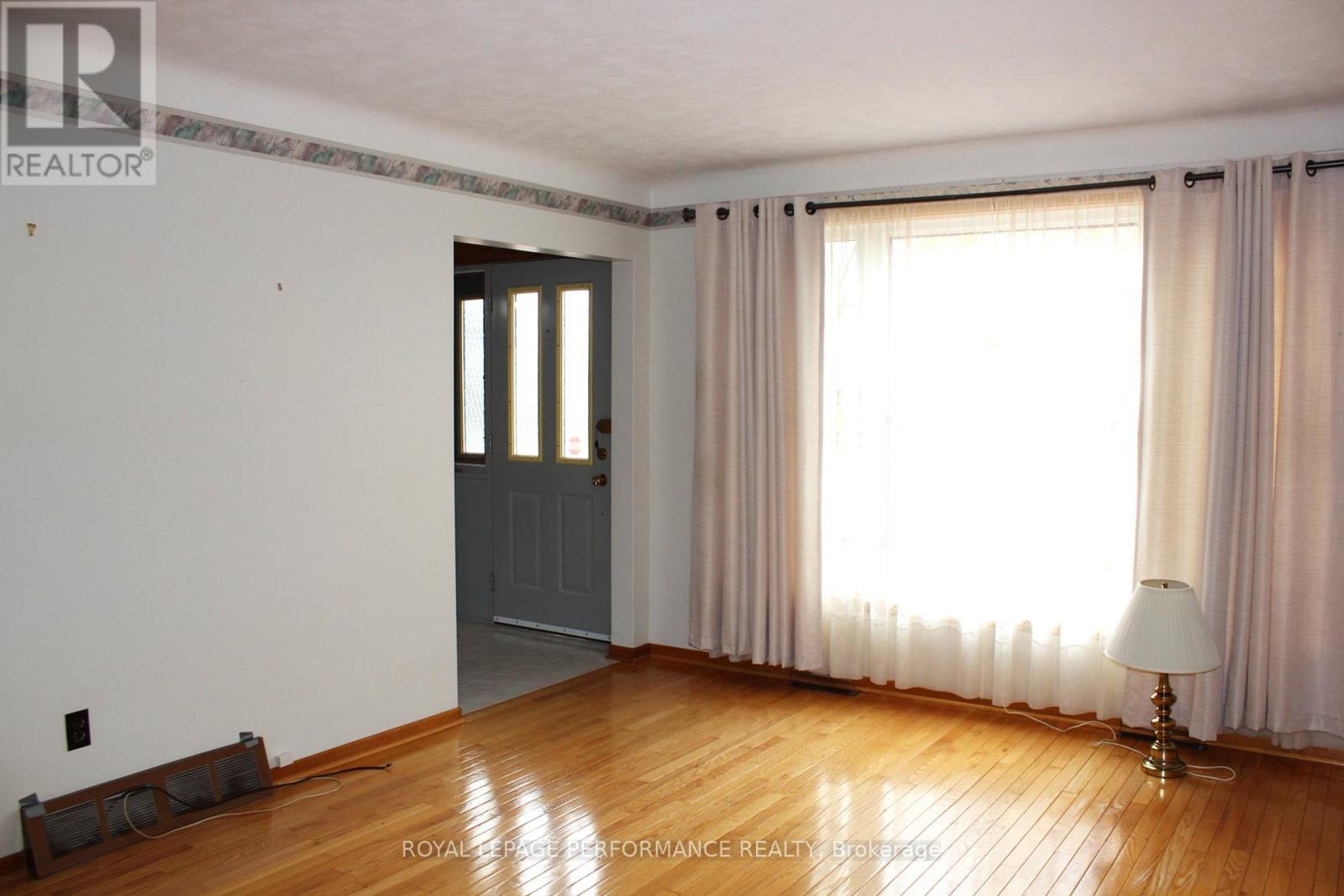 408 Beach Avenue, Cornwall, Ontario K6H 5P1 - Photo 14 - X12548158