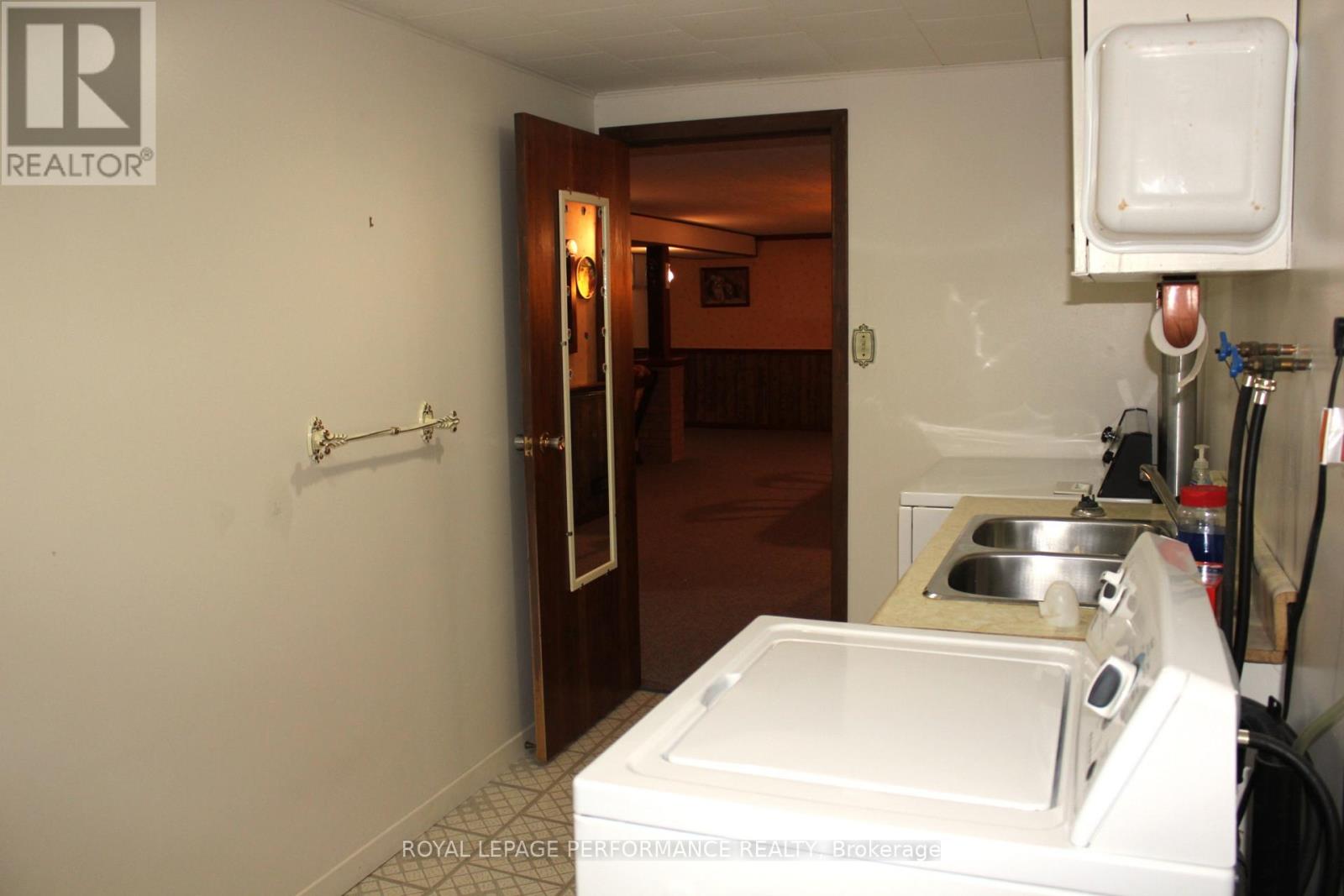 408 Beach Avenue, Cornwall, Ontario K6H 5P1 - Photo 36 - X12548158