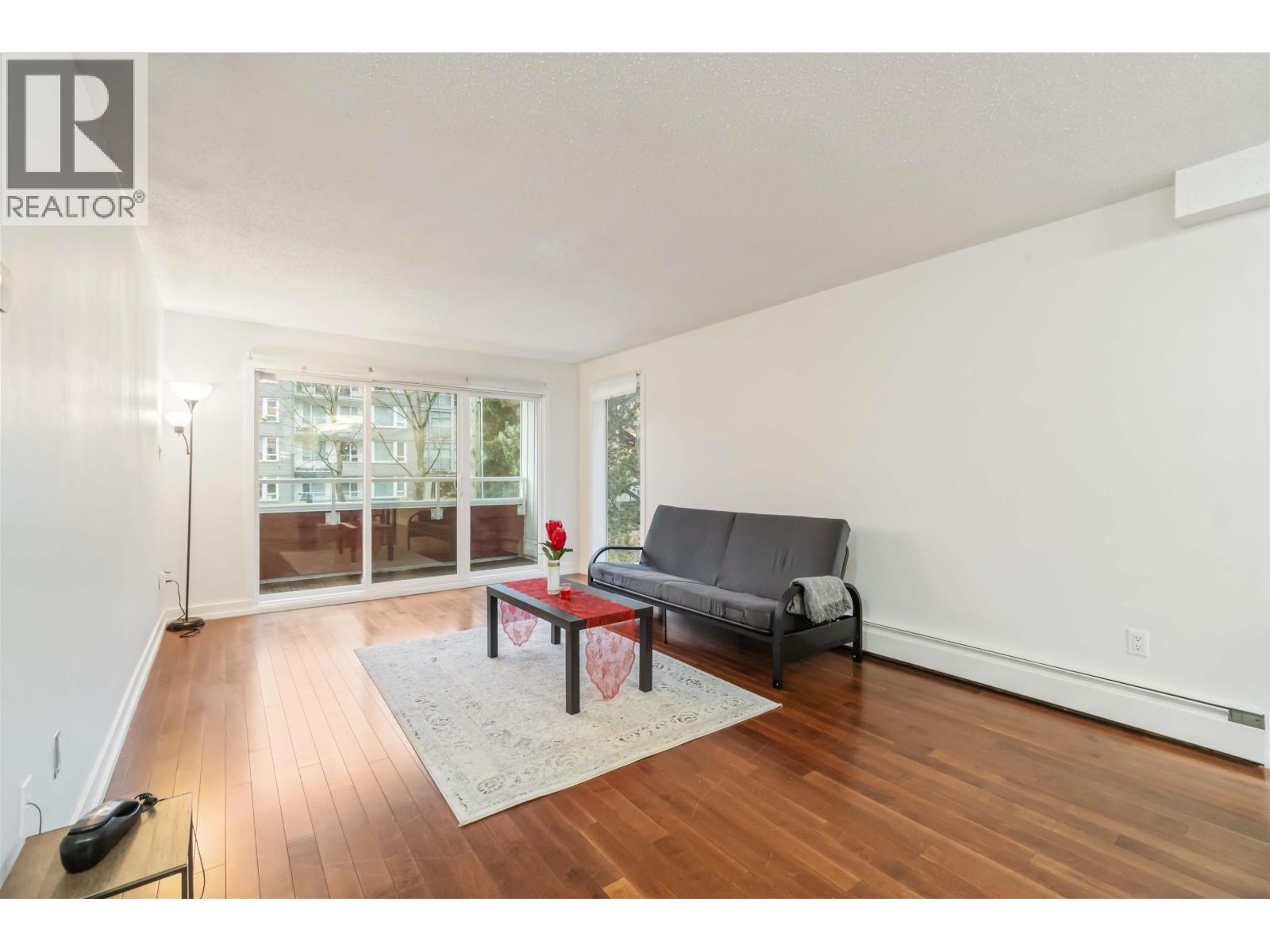 202 250 W 1st Street, North Vancouver, British Columbia  V7M 1B4 - Photo 3 - R3066993