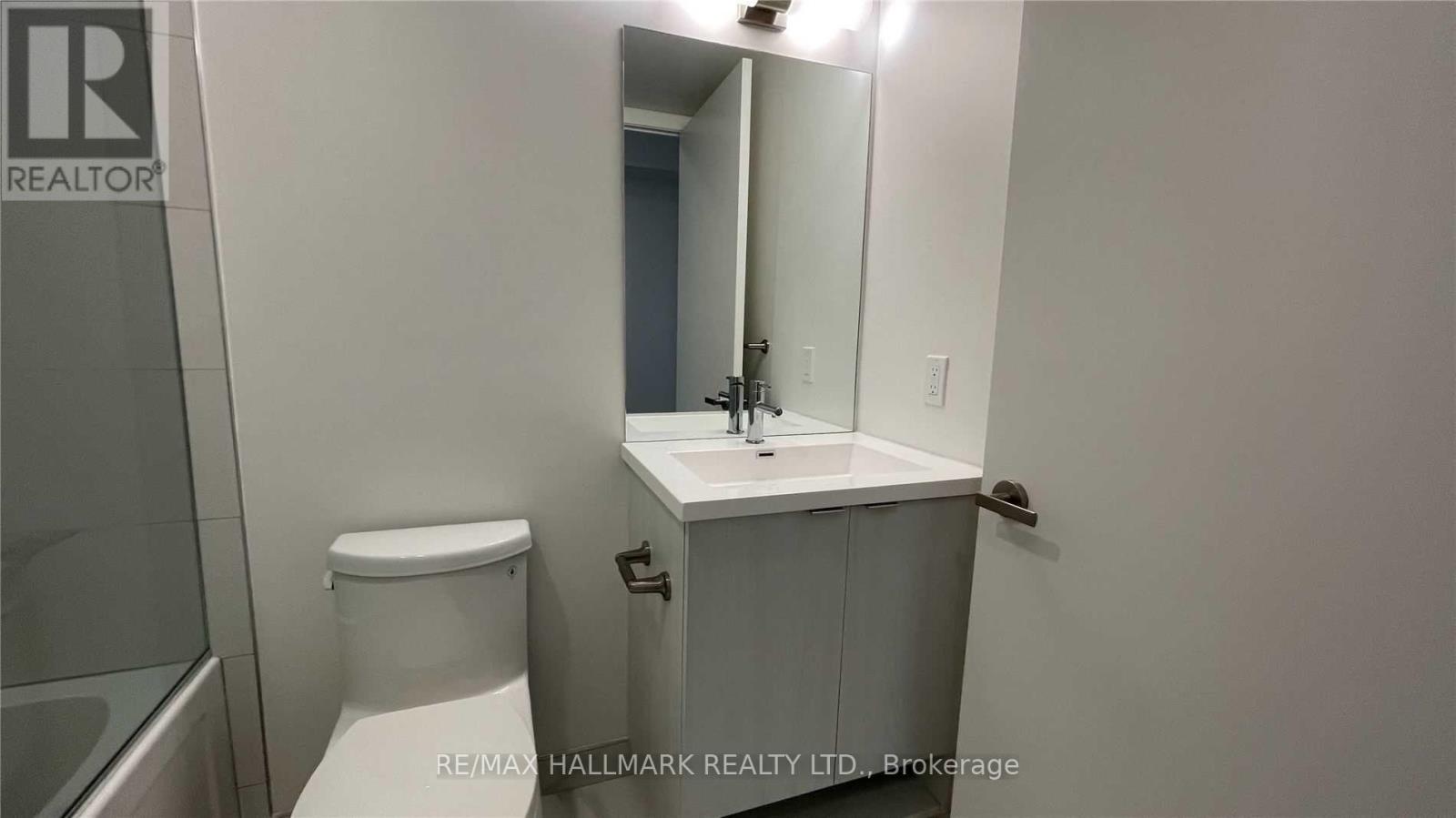 2116 - 138 Downes Street, Toronto, Ontario  M5E 0E4 - Photo 13 - C12548160