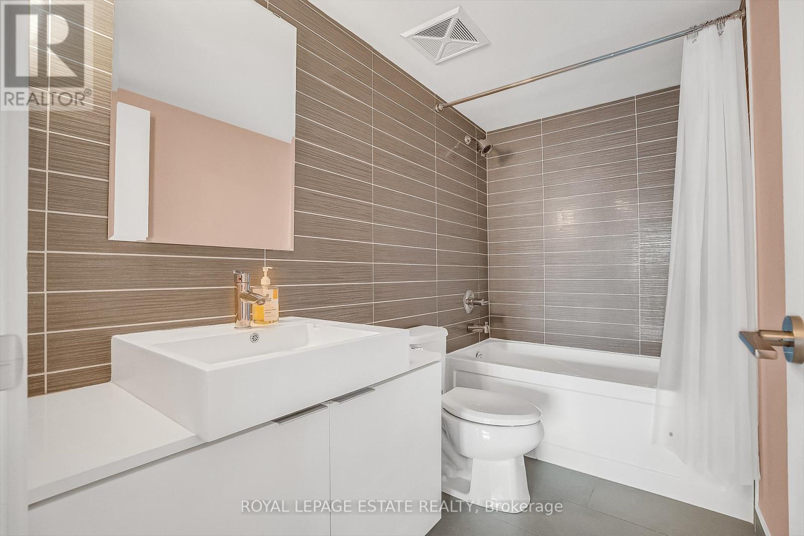 646 - 5 Hanna Avenue, Toronto, Ontario  M6K 0B3 - Photo 22 - C12548176