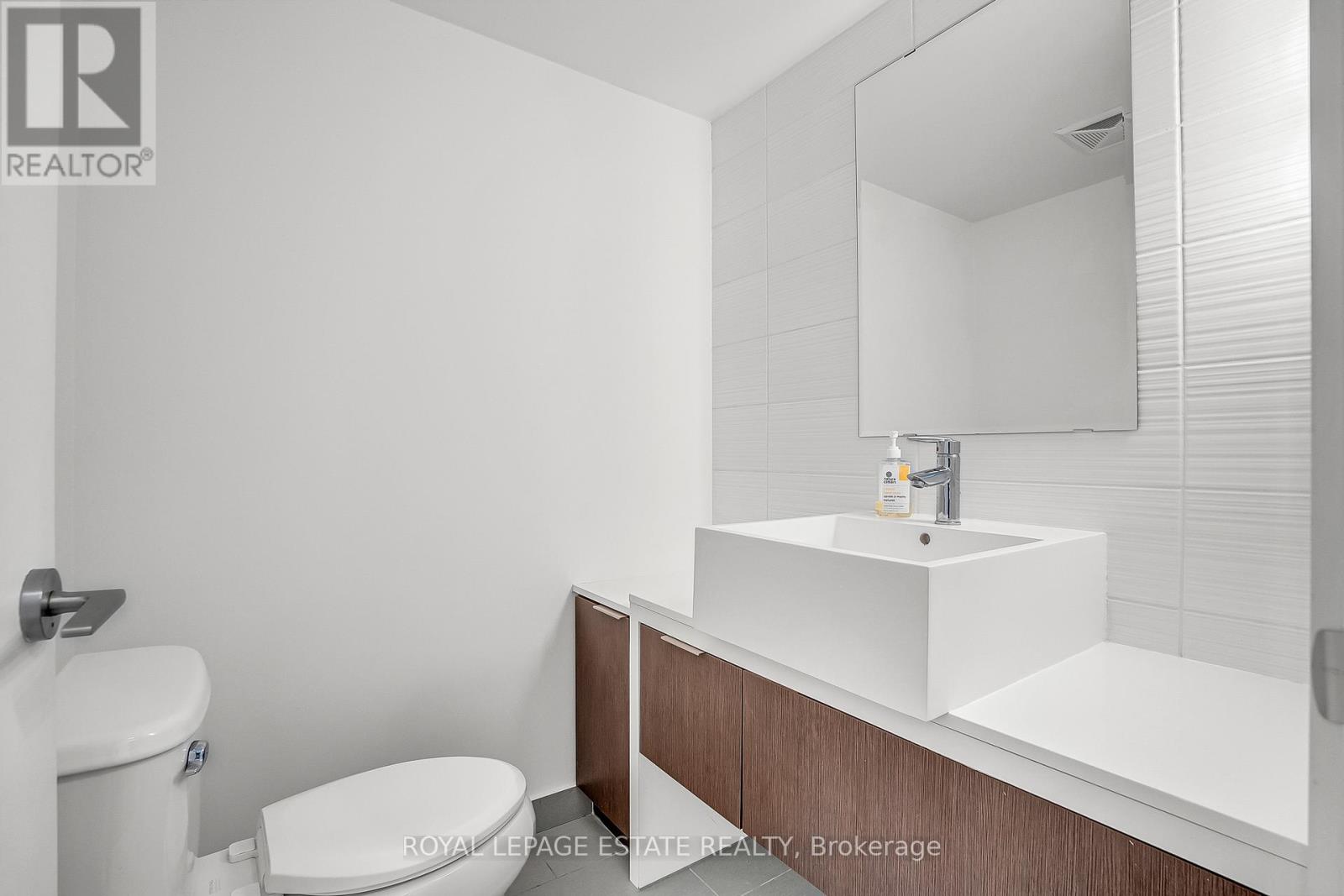 646 - 5 Hanna Avenue, Toronto, Ontario  M6K 0B3 - Photo 13 - C12548180