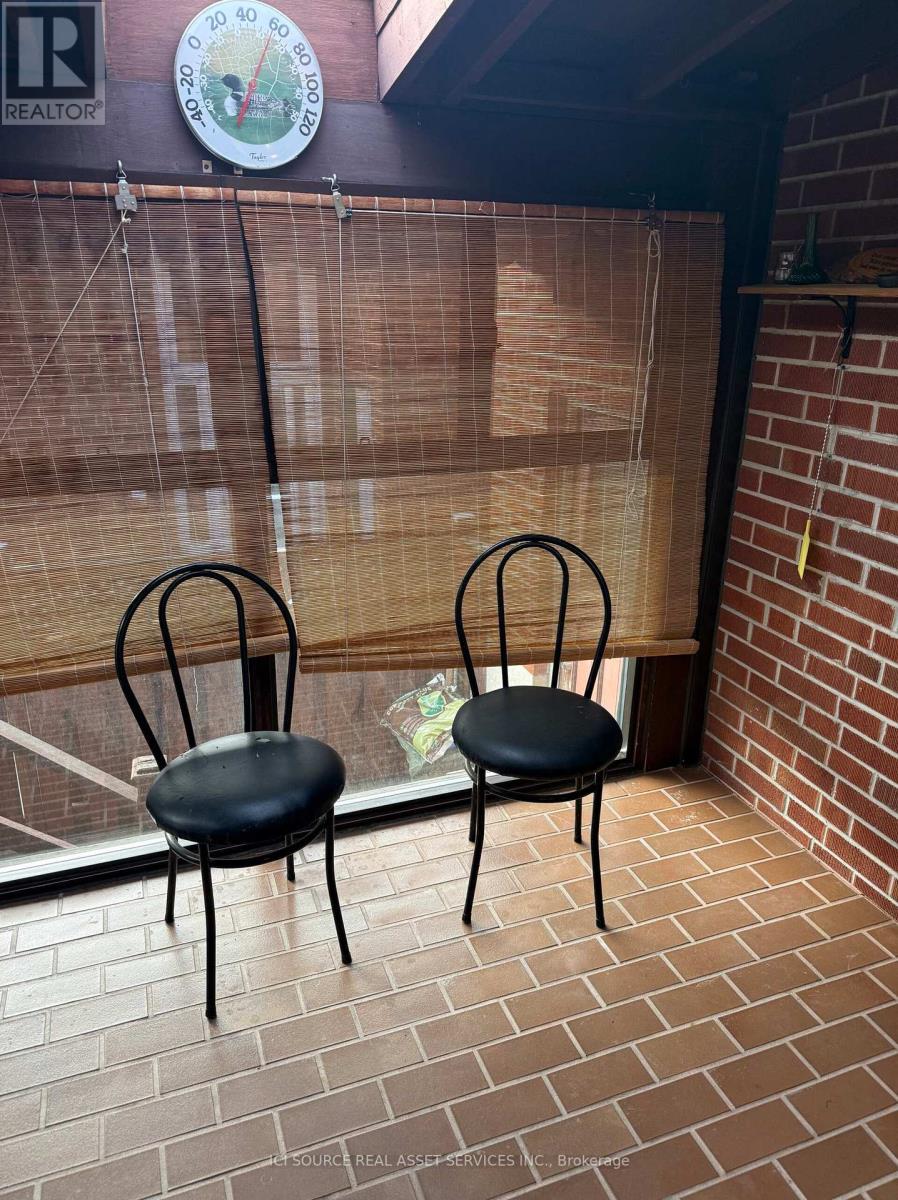 23 Alladin Avenue, Toronto, Ontario M6L 1S4 - Photo 15 - W12544014