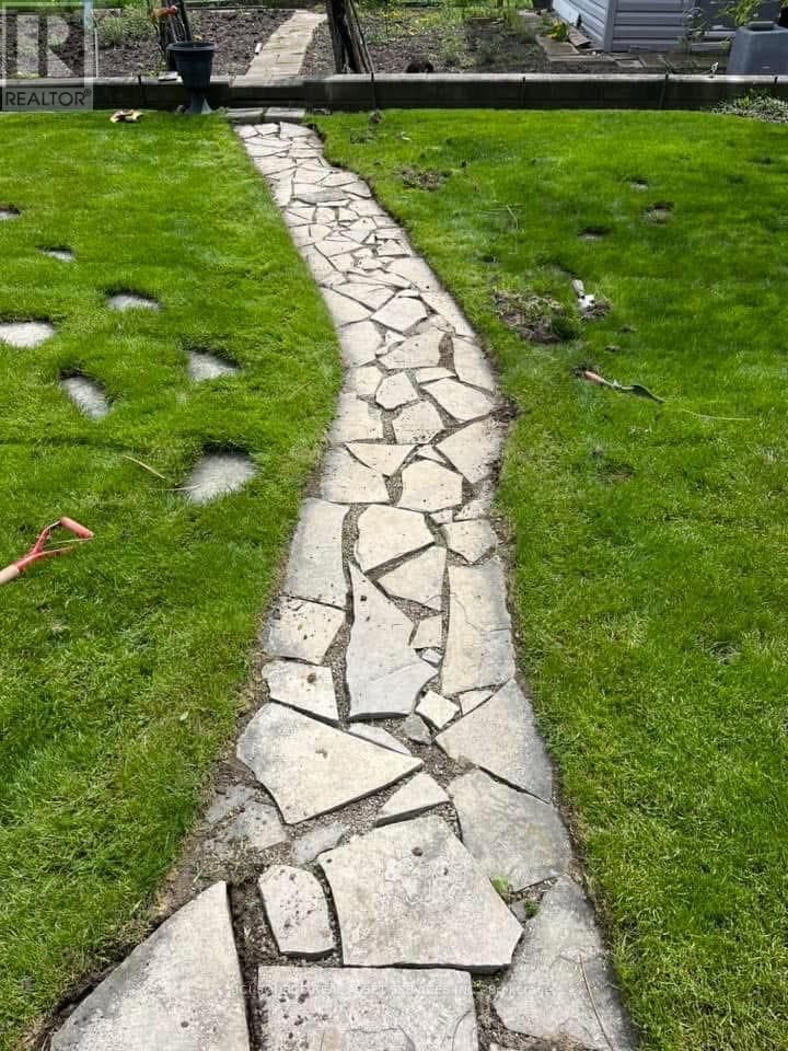 23 Alladin Avenue, Toronto, Ontario M6L 1S4 - Photo 16 - W12544014