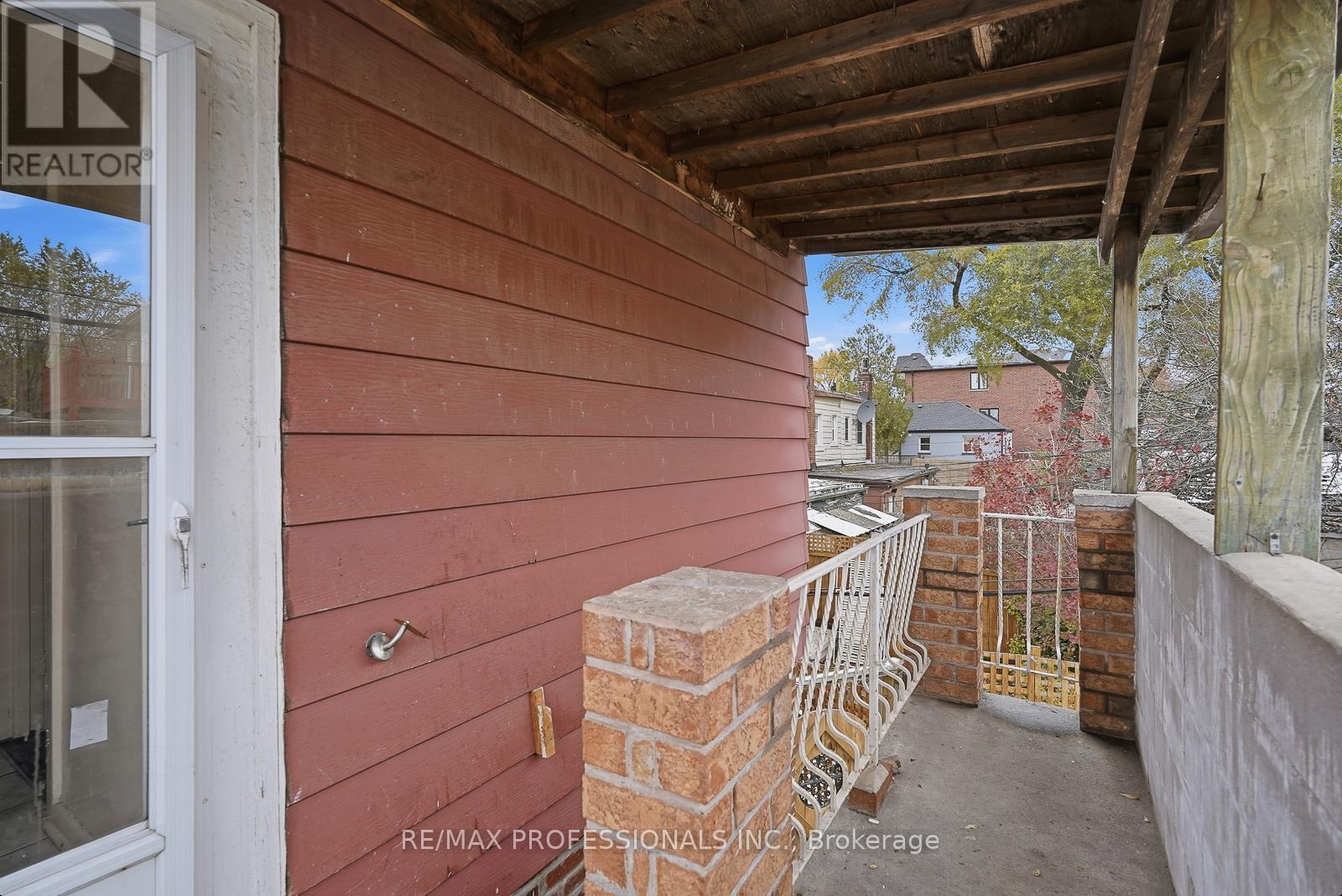 127 Kane Avenue, Toronto, Ontario  M6M 3N1 - Photo 10 - W12547744