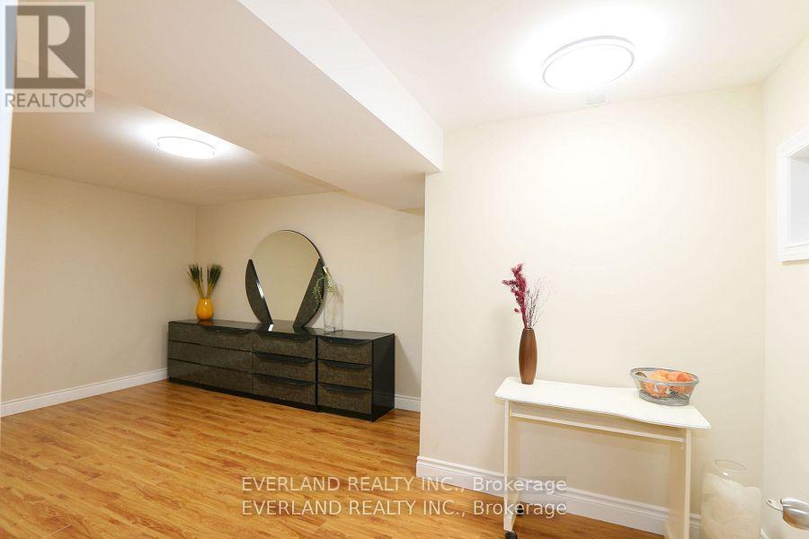 Basement - 38 Kimberly Court, Richmond Hill, Ontario  L4E 4C6 - Photo 11 - N12548140