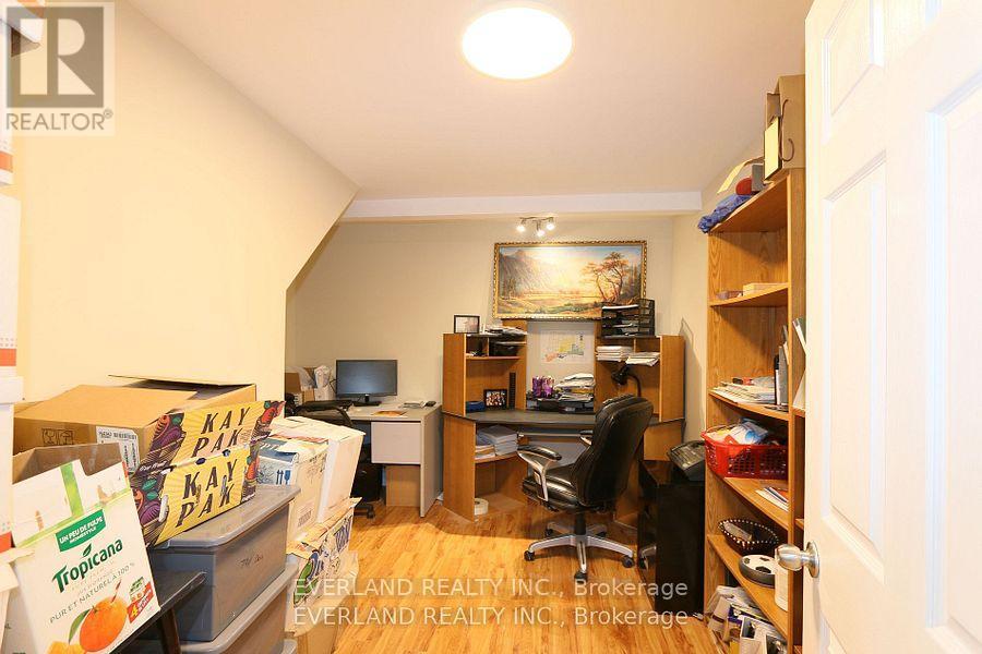 Basement - 38 Kimberly Court, Richmond Hill, Ontario  L4E 4C6 - Photo 17 - N12548140