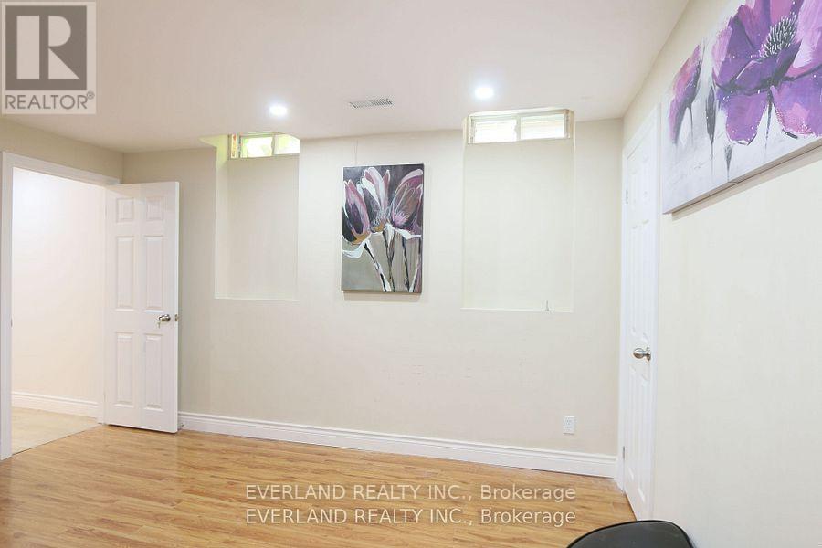 Basement - 38 Kimberly Court, Richmond Hill, Ontario  L4E 4C6 - Photo 24 - N12548140