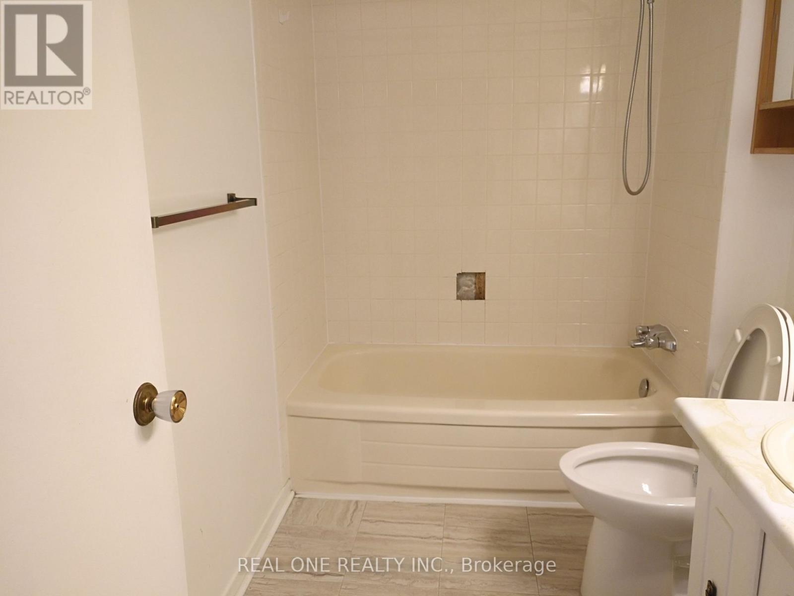 50 - 646 Village Parkway, Markham, Ontario  L3R 2S7 - Photo 15 - N12548214